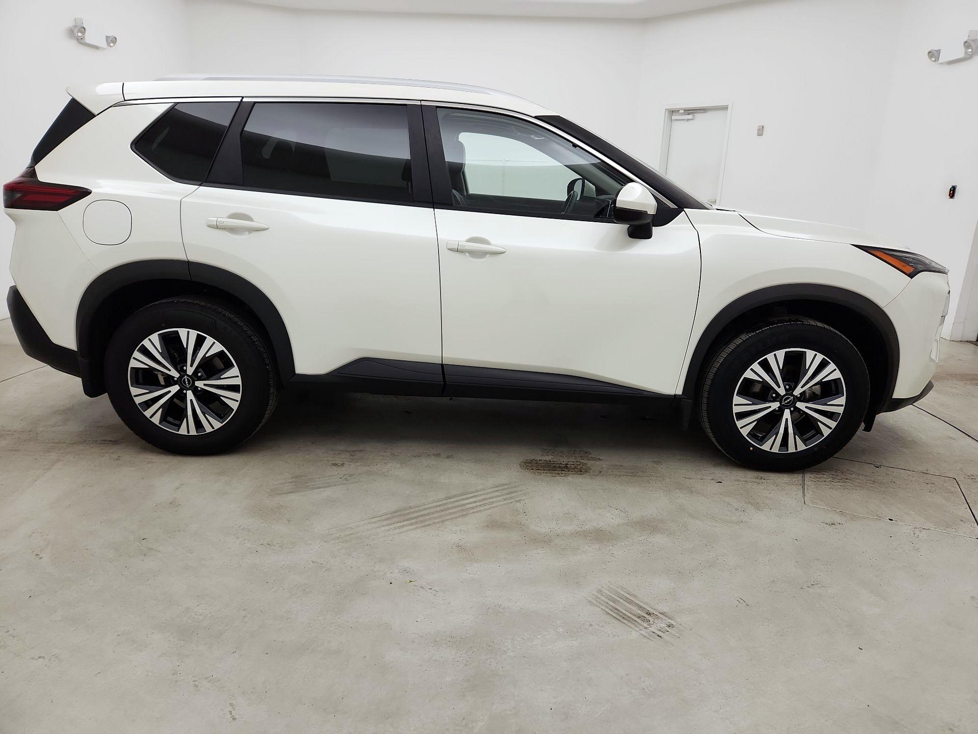 Thumbnail: 2022 Nissan Rogue - 4