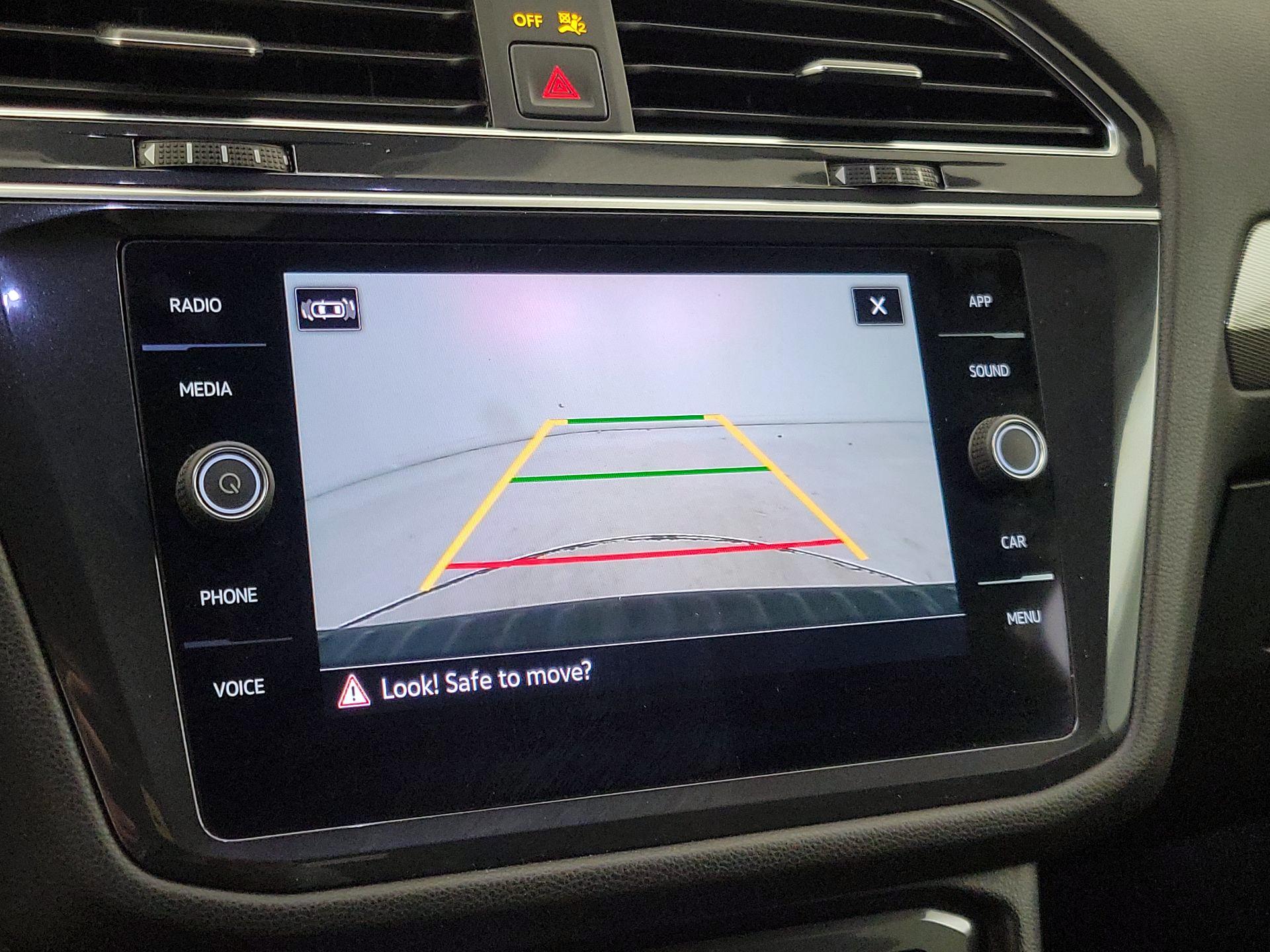 Thumbnail: 2023 Volkswagen Tiguan - 14