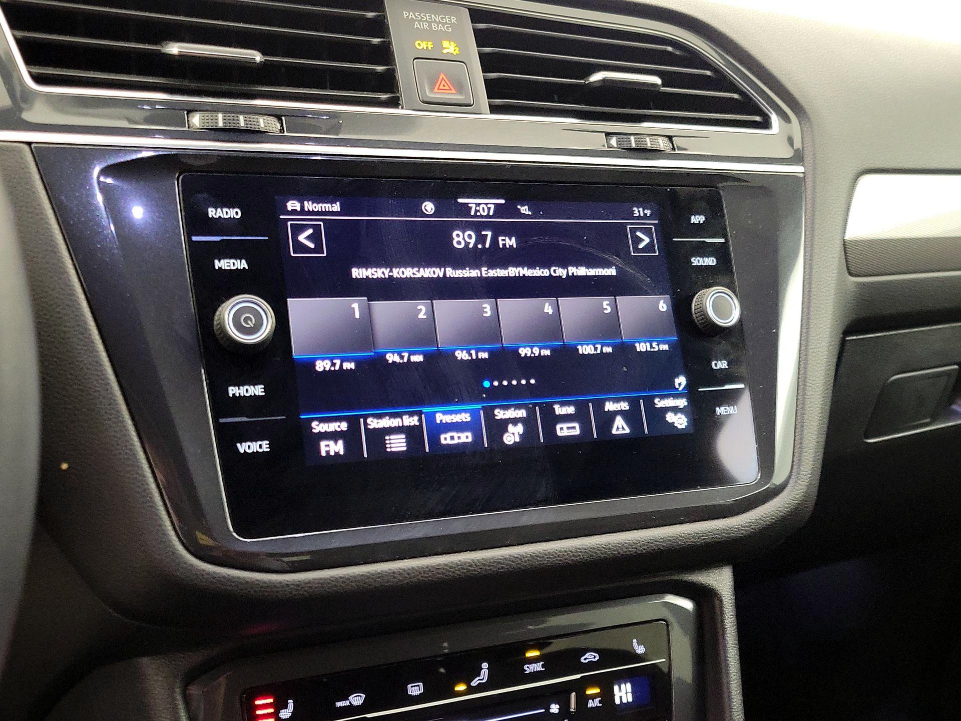 Thumbnail: 2023 Volkswagen Tiguan - 15