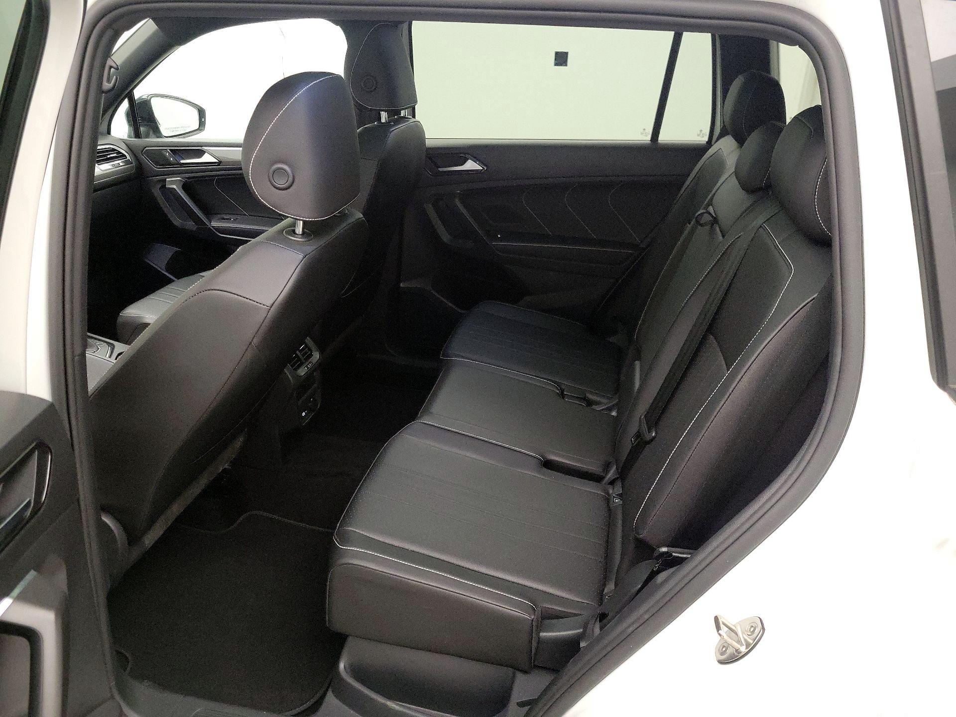 Thumbnail: 2023 Volkswagen Tiguan - 20