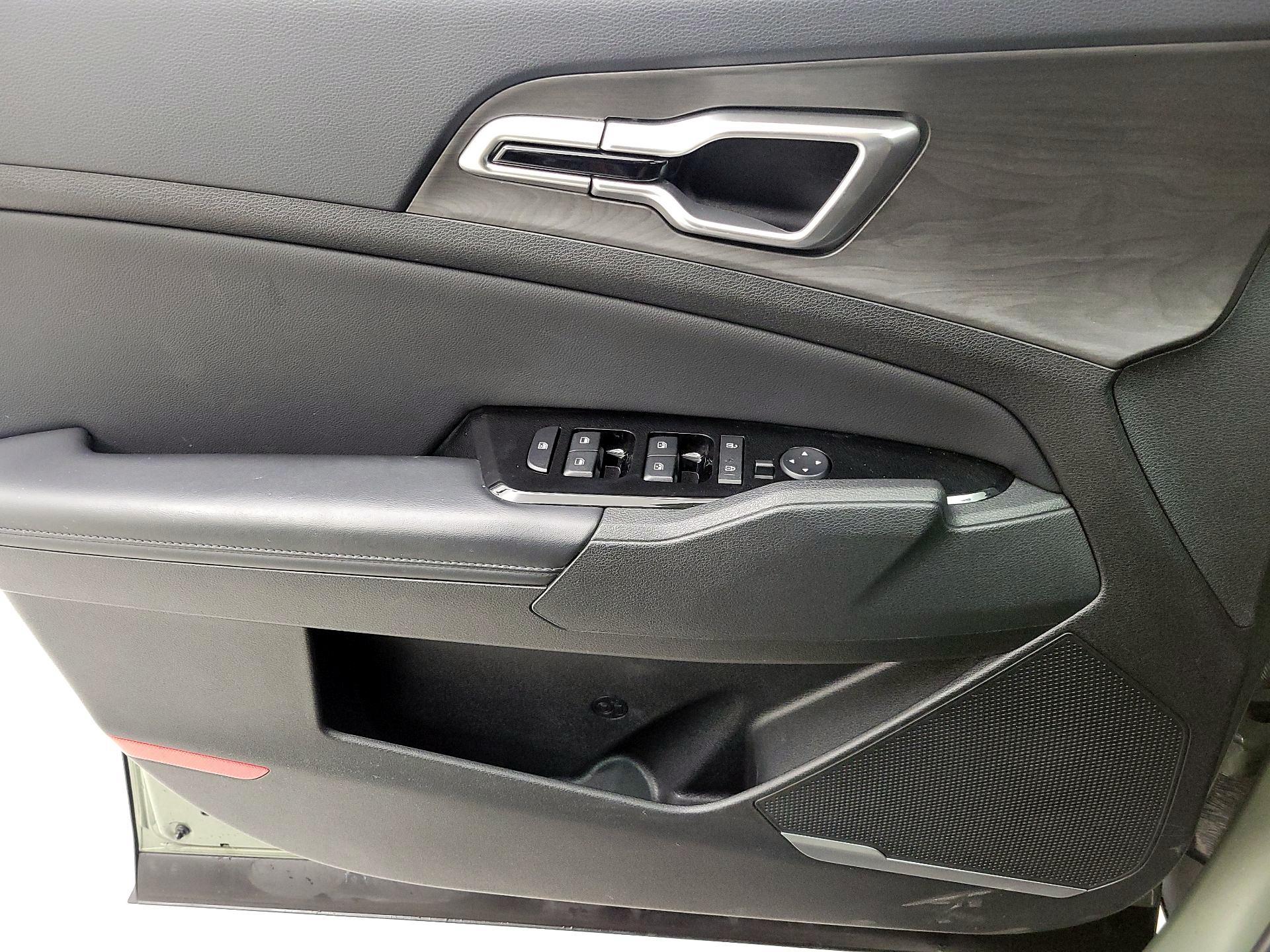 Thumbnail: 2023 Kia Sportage - 12