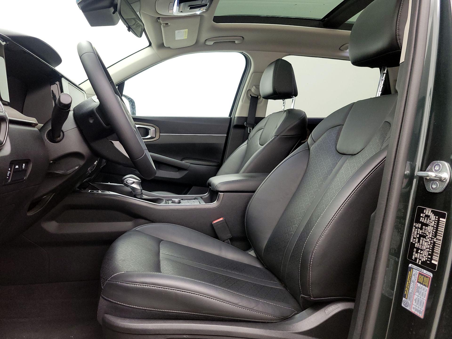 Thumbnail: 2023 Kia Sorento - 11