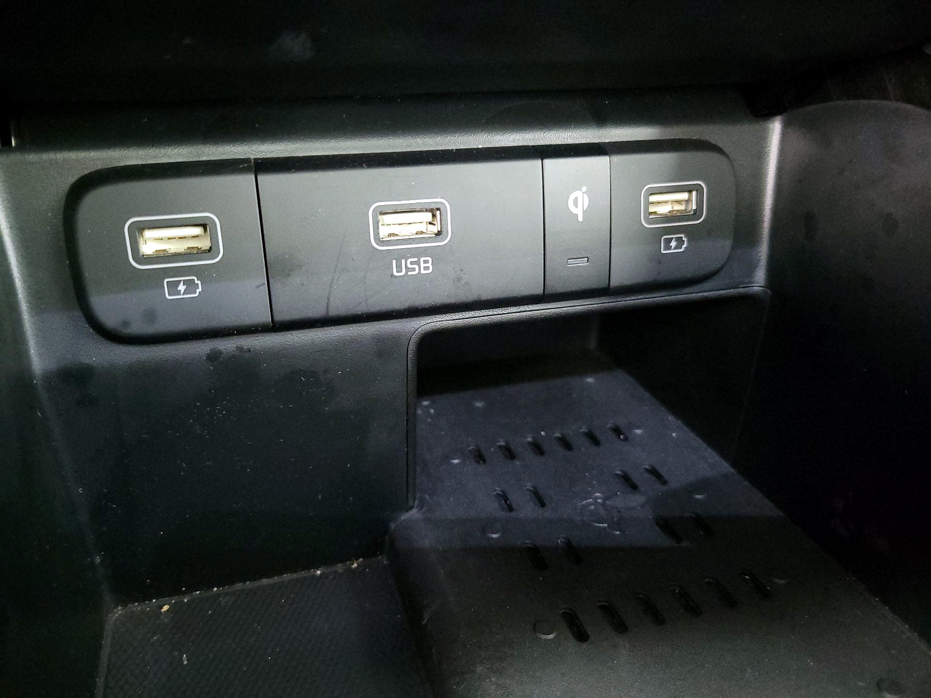 Thumbnail: 2023 Kia Sorento - 19