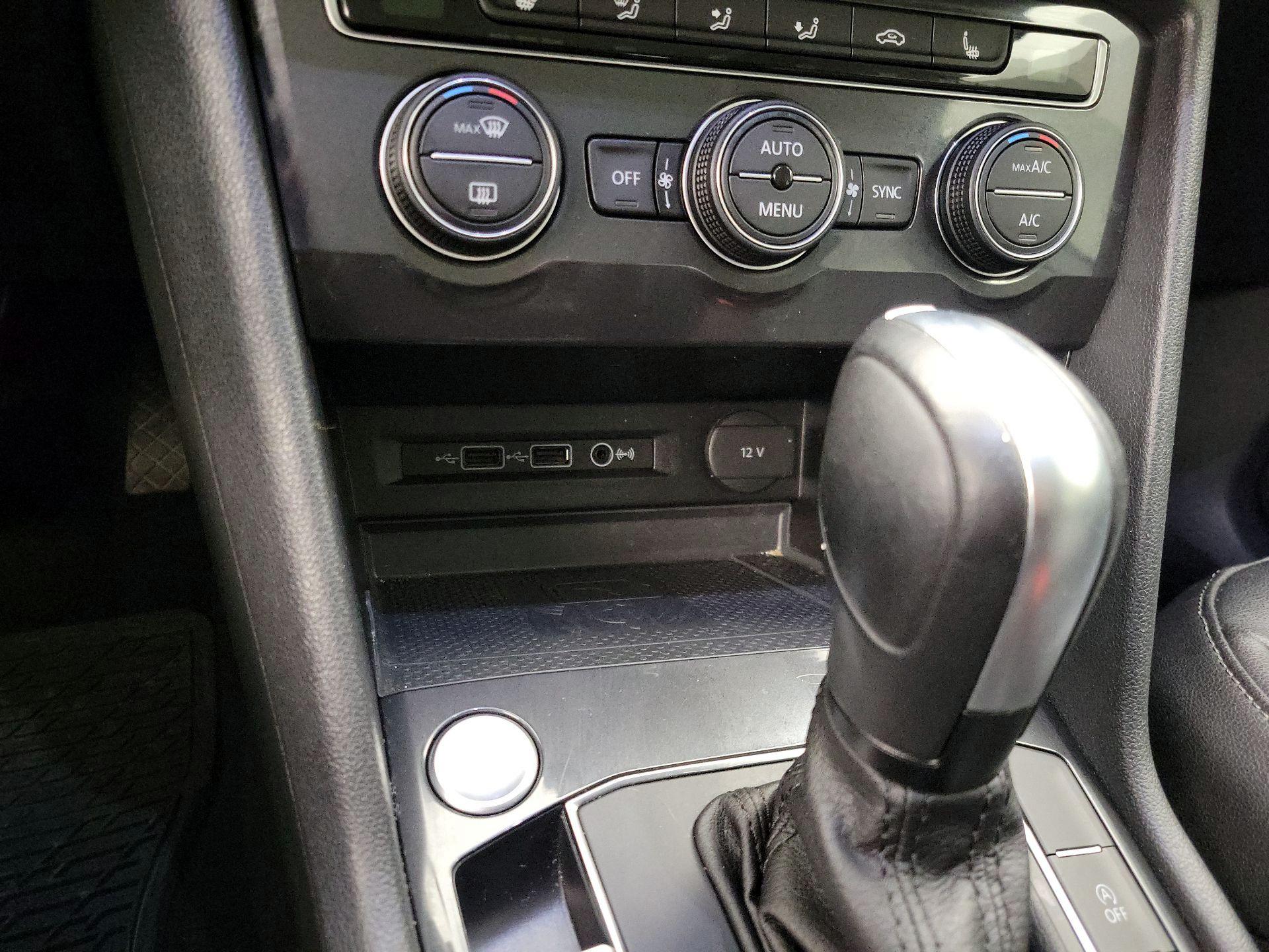 Thumbnail: 2020 Volkswagen Tiguan - 18