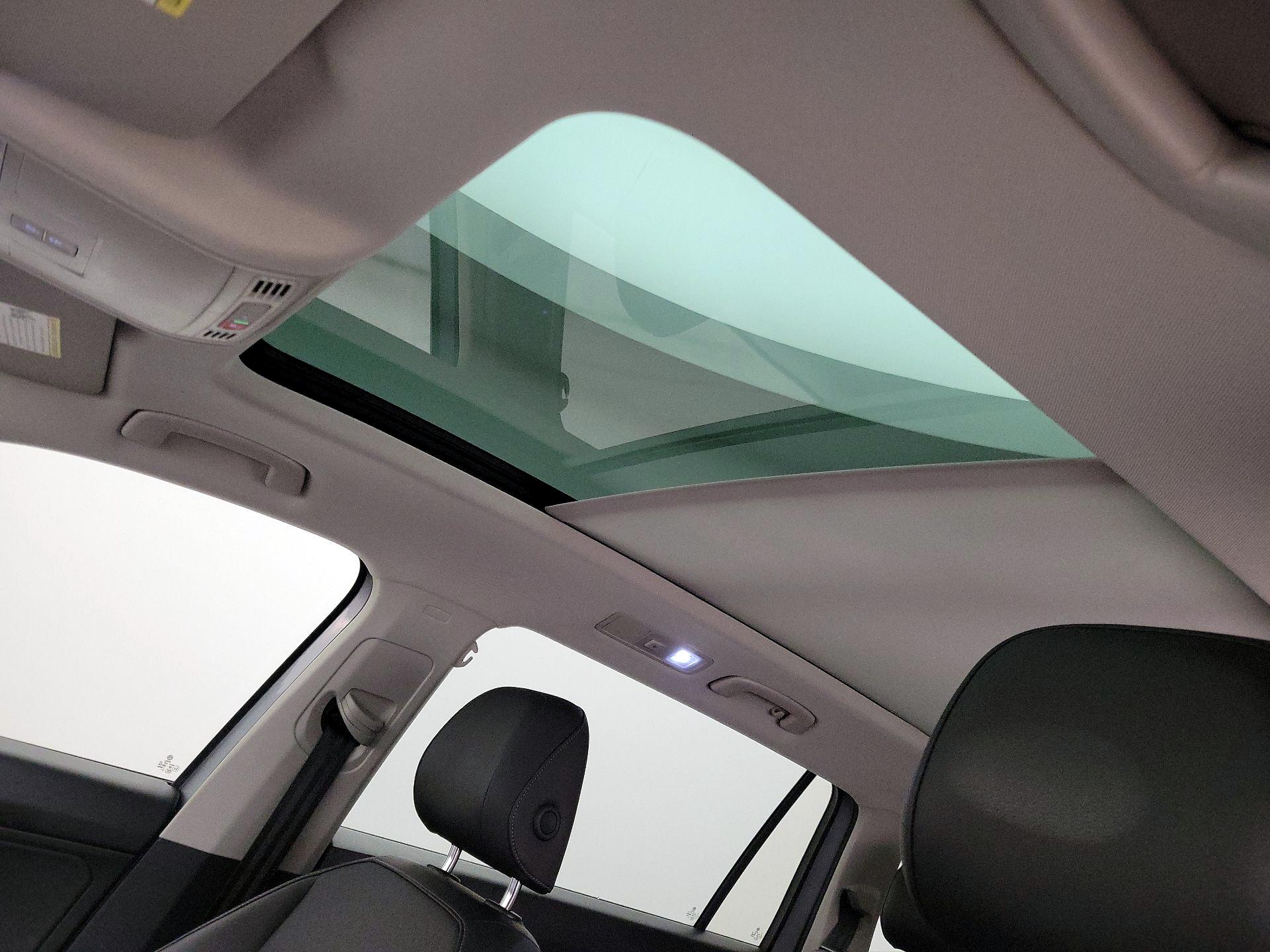 Thumbnail: 2020 Volkswagen Tiguan - 19