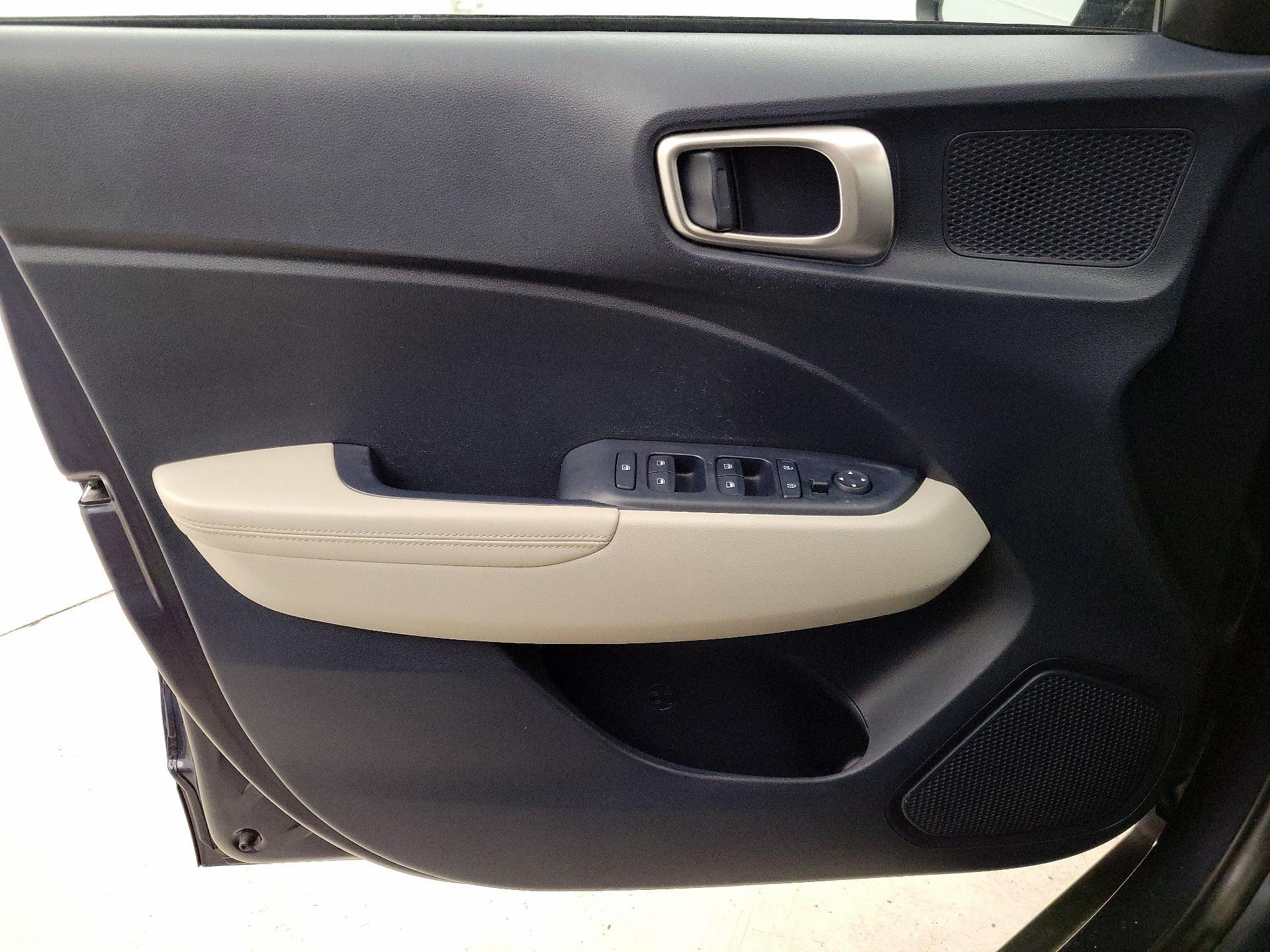 Thumbnail: 2021 Hyundai Venue - 12