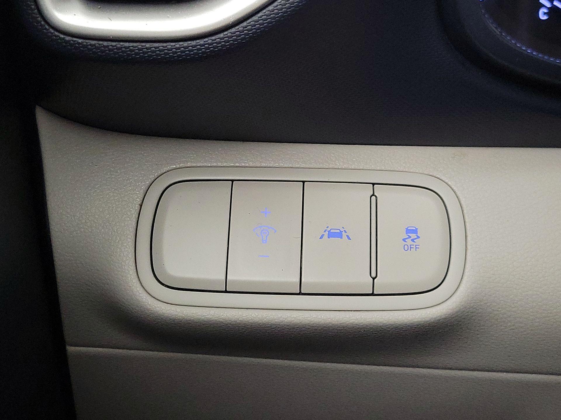 Thumbnail: 2021 Hyundai Venue - 13