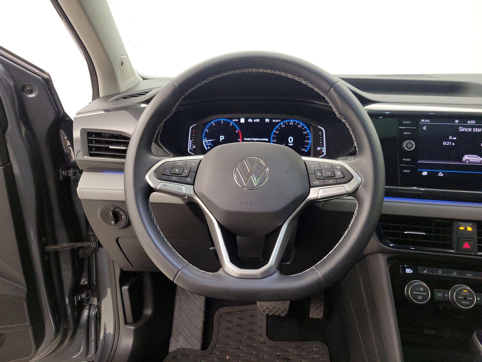 Thumbnail: 2022 Volkswagen Taos - 10