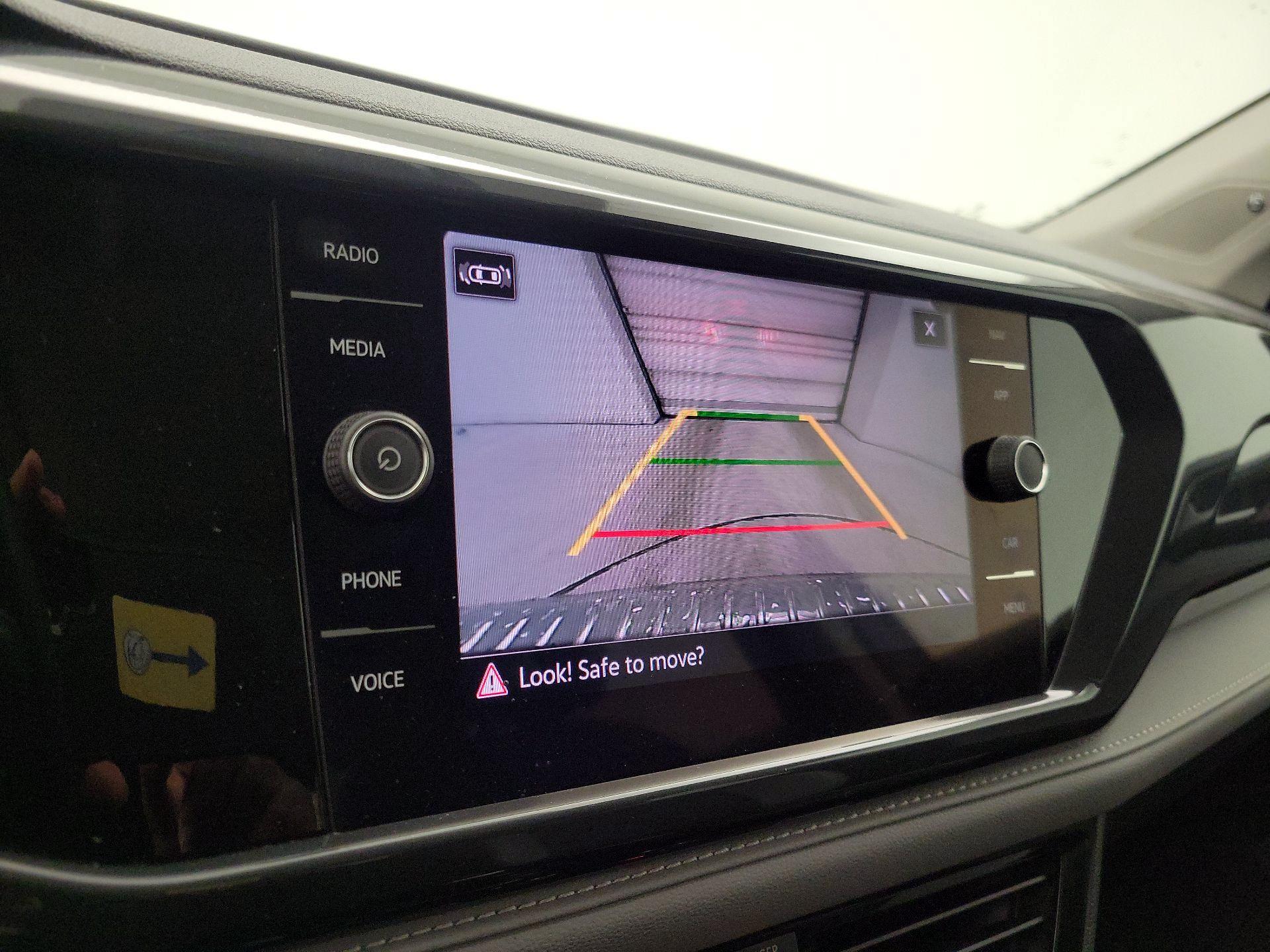 Thumbnail: 2022 Volkswagen Taos - 14