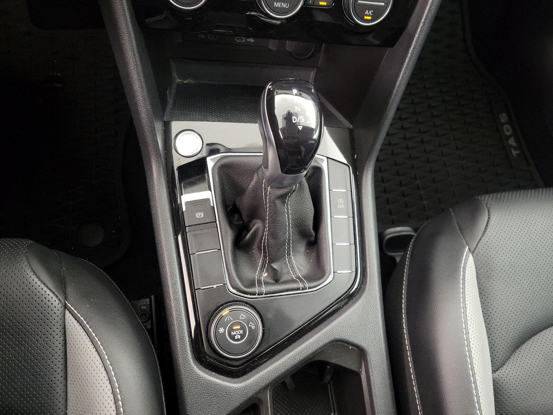 Thumbnail: 2022 Volkswagen Taos - 17