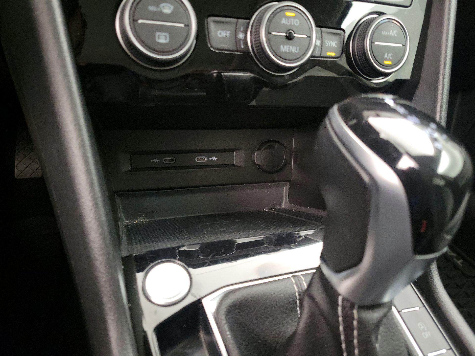 Thumbnail: 2022 Volkswagen Taos - 18