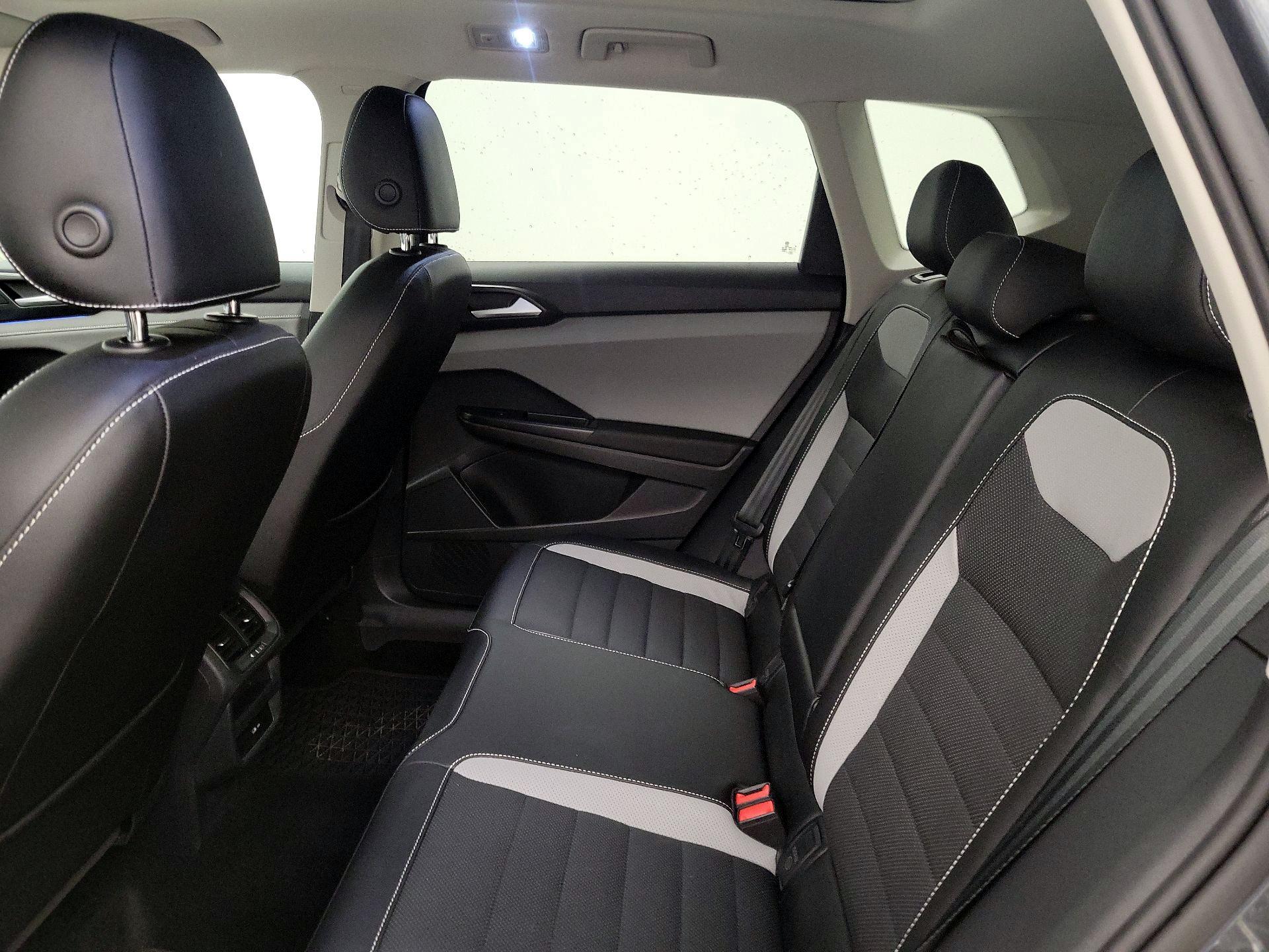 Thumbnail: 2022 Volkswagen Taos - 20