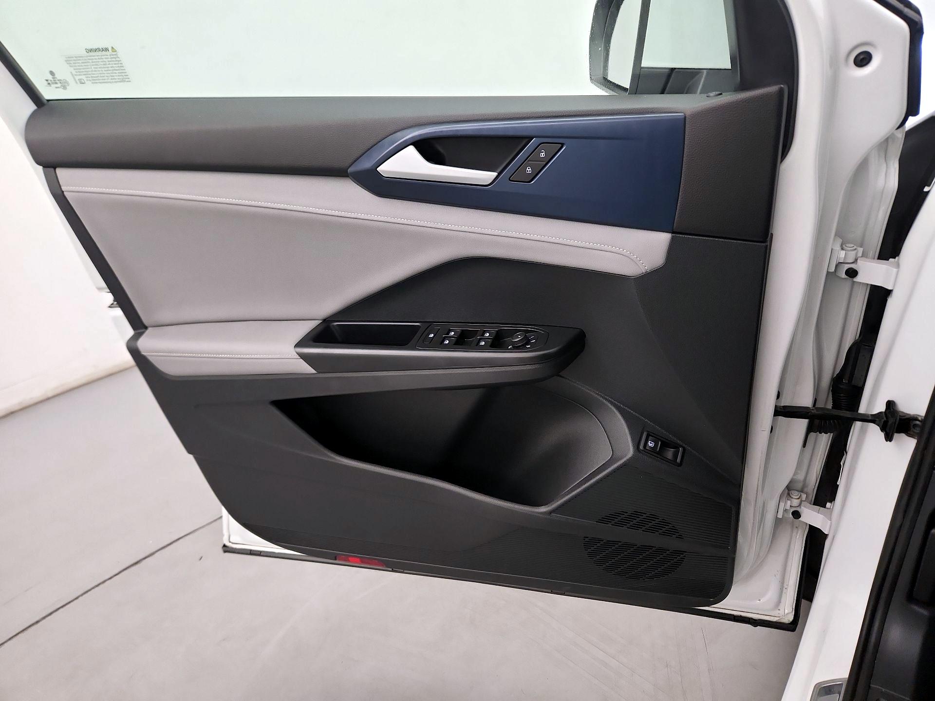 Thumbnail: 2024 Volkswagen Taos - 12