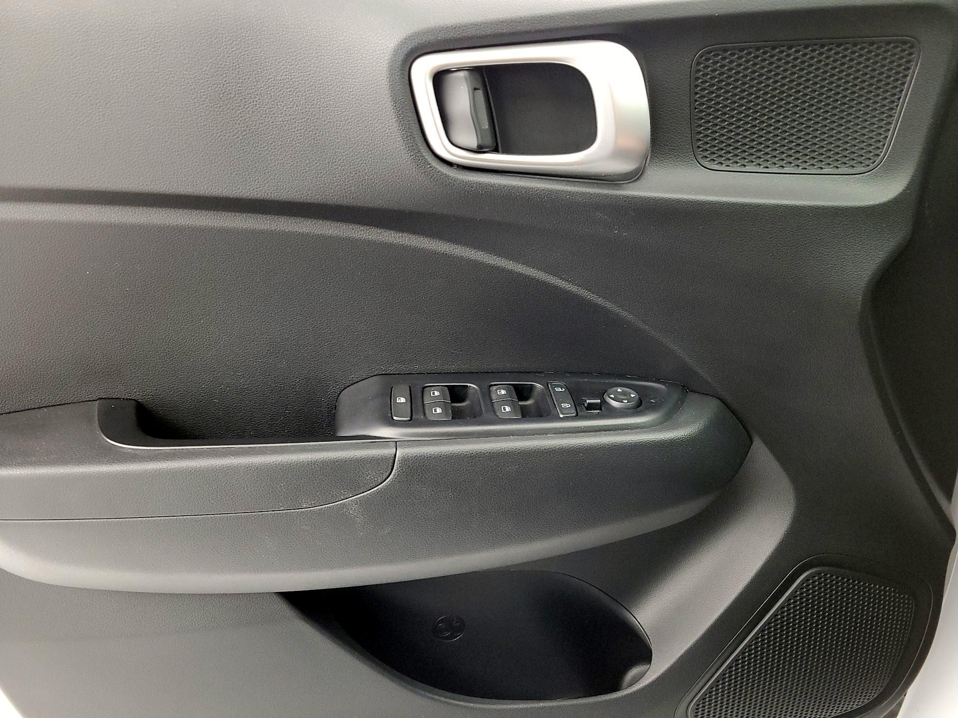 Thumbnail: 2022 Hyundai Venue - 12