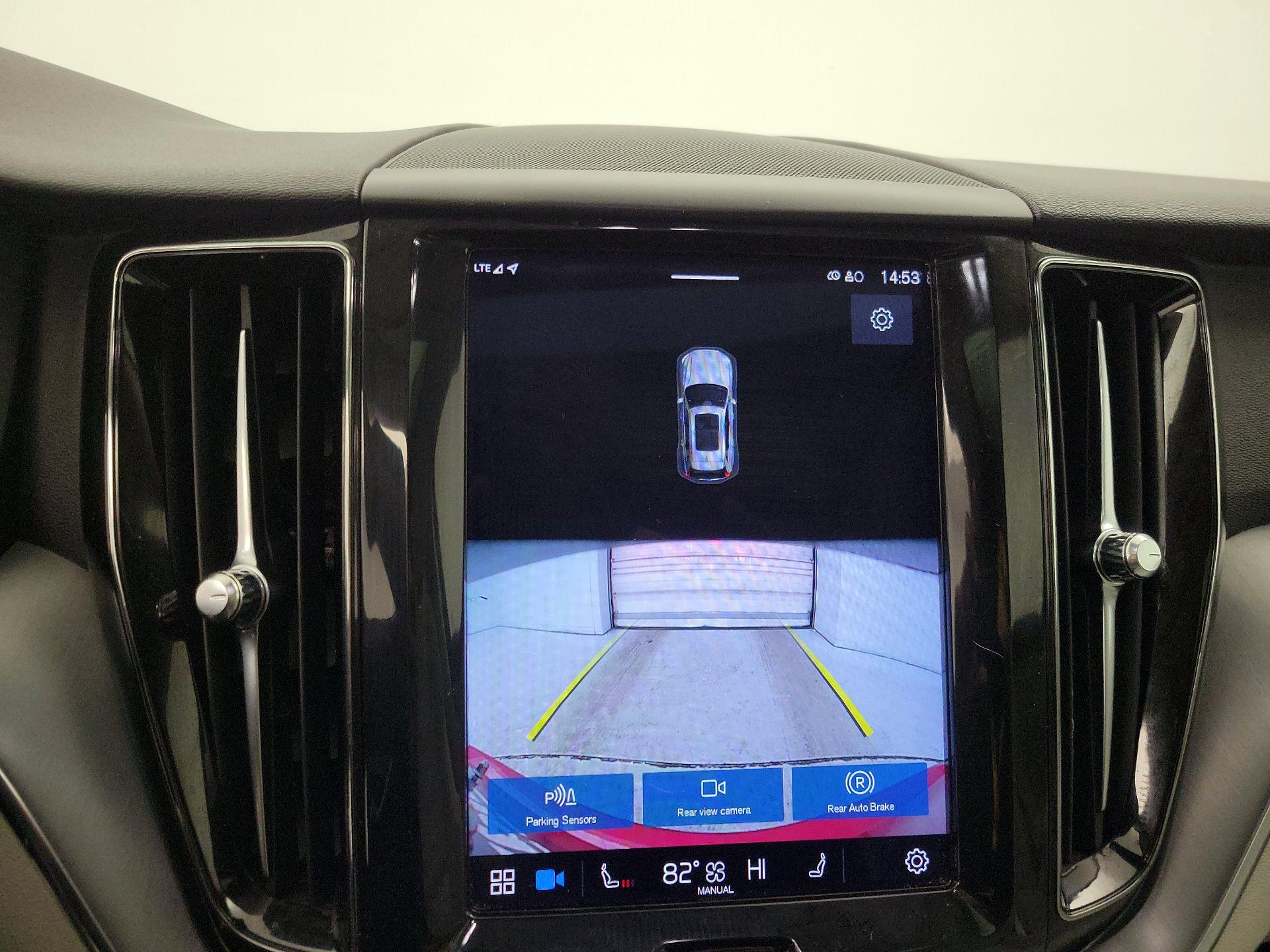 Thumbnail: 2022 Volvo XC60 - 14