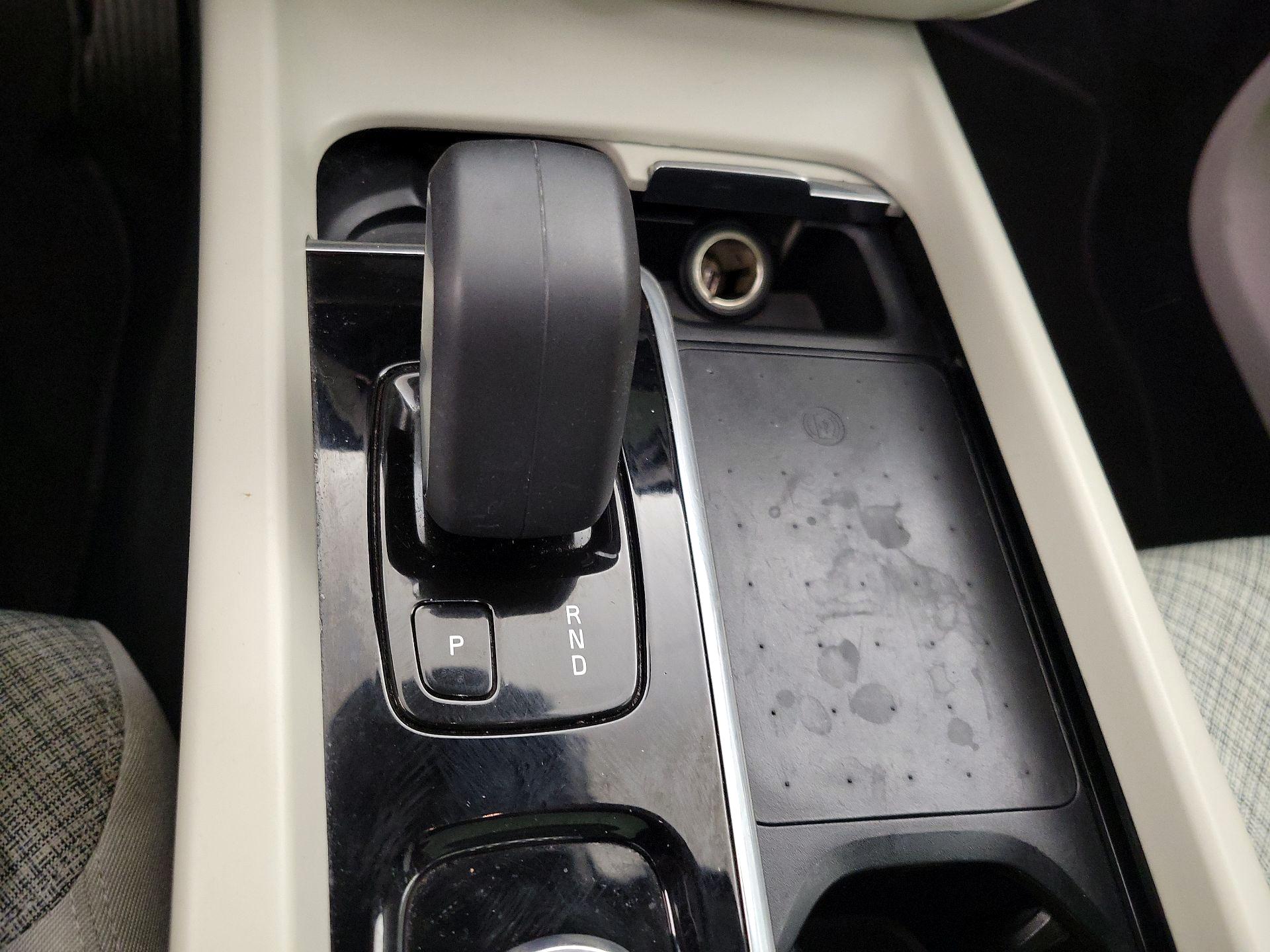 Thumbnail: 2022 Volvo XC60 - 17