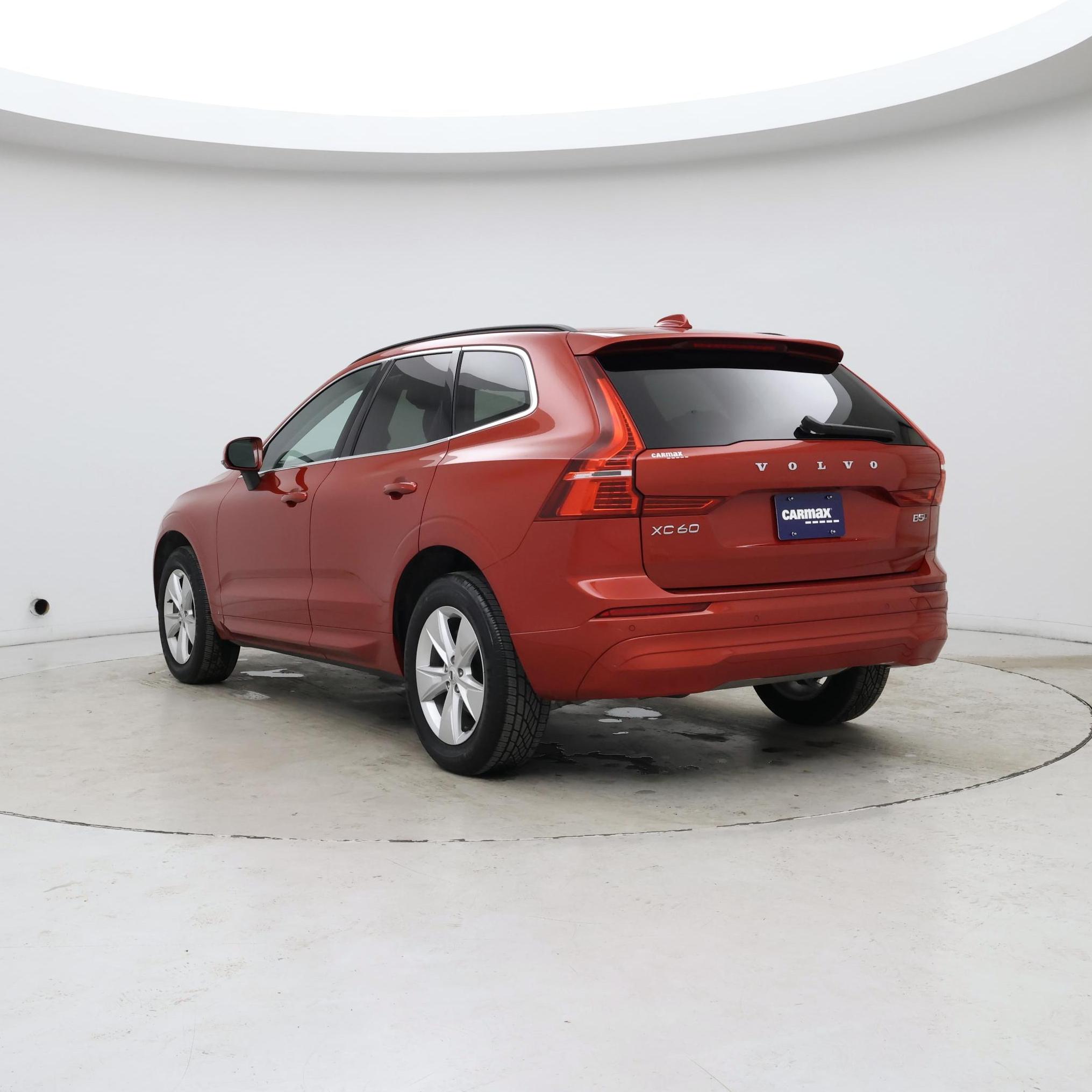 Thumbnail: 2022 Volvo XC60 - 2