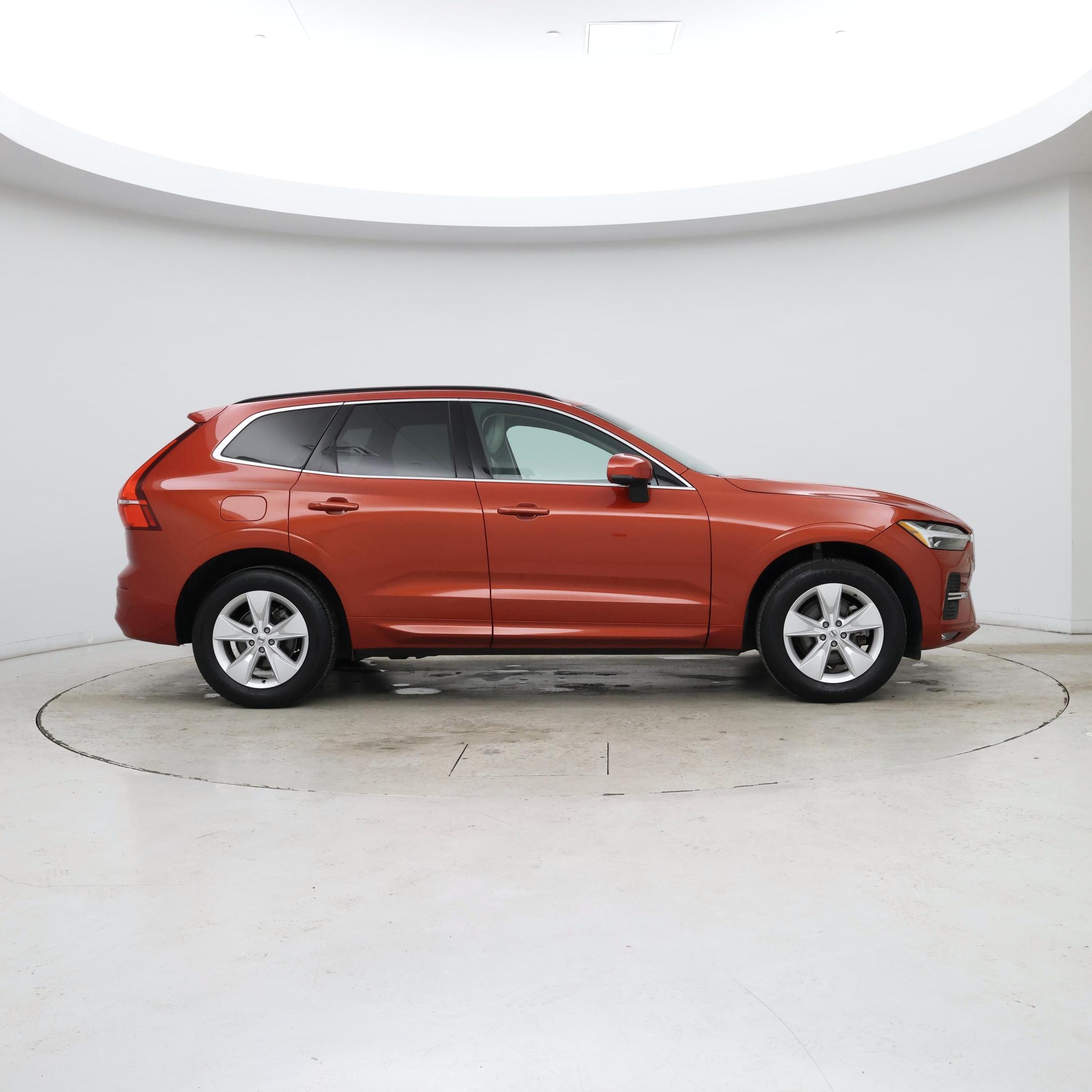 Thumbnail: 2022 Volvo XC60 - 7