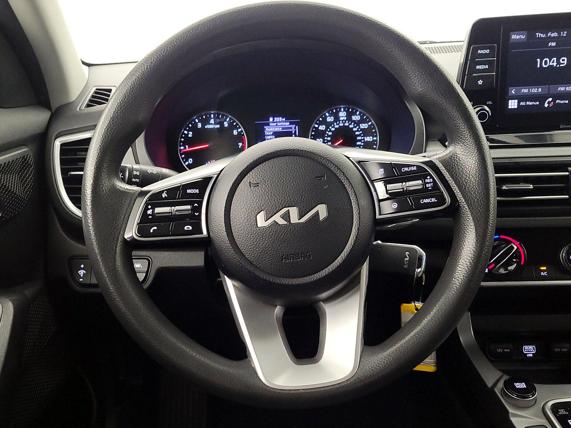 Thumbnail: 2023 Kia Seltos - 10