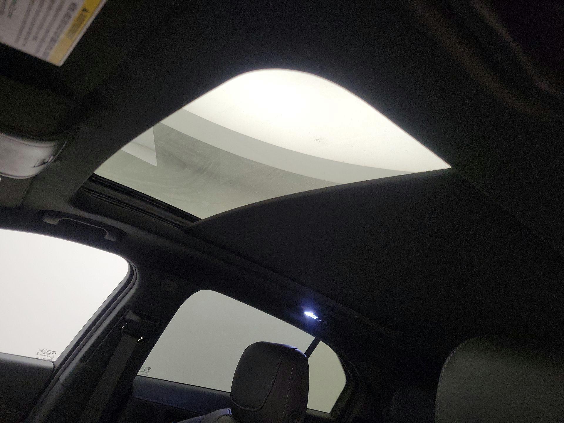 Thumbnail: 2021 Cadillac XT4 - 19