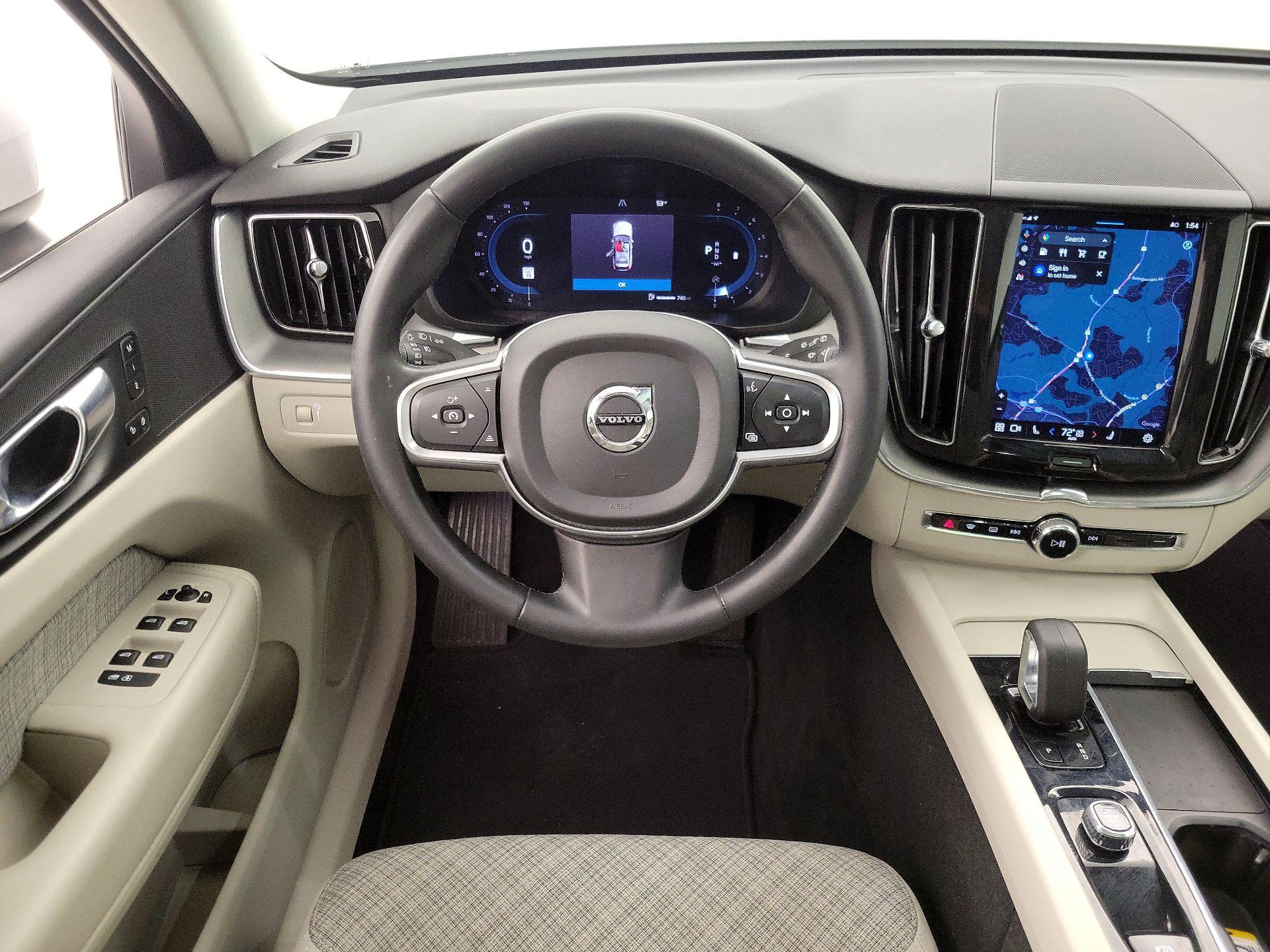 Thumbnail: 2022 Volvo XC60 - 10