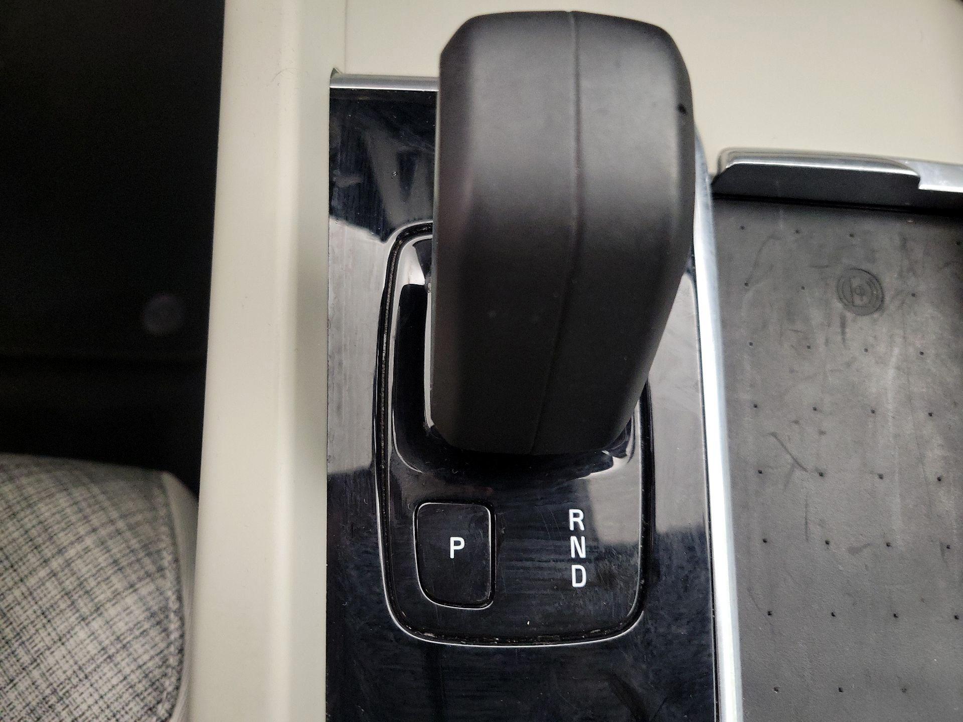 Thumbnail: 2022 Volvo XC60 - 18