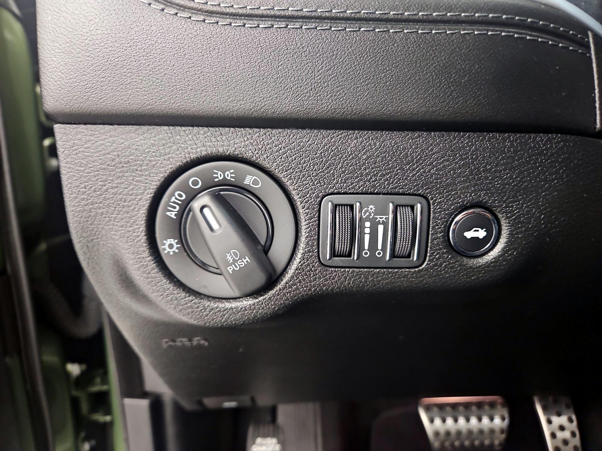 Thumbnail: 2022 Dodge Charger - 13