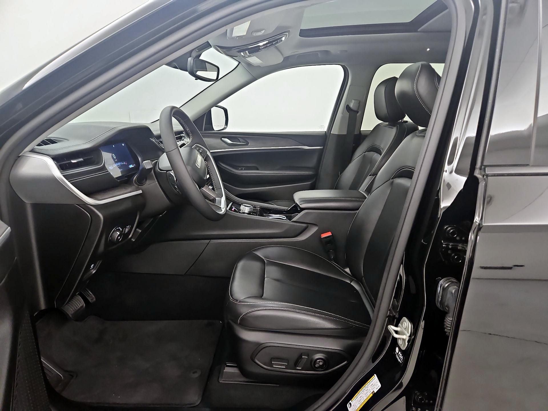 Thumbnail: 2023 Jeep Grand Cherokee L - 11