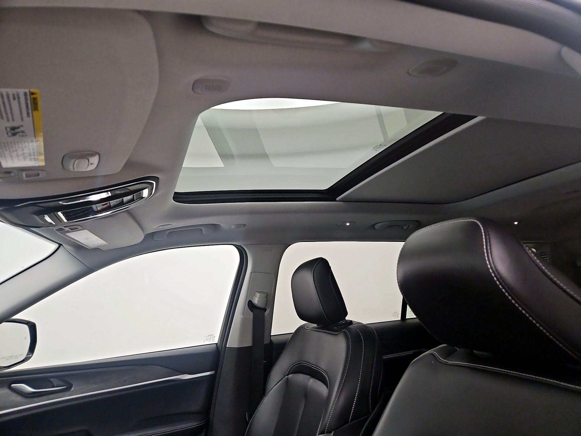 Thumbnail: 2023 Jeep Grand Cherokee L - 20