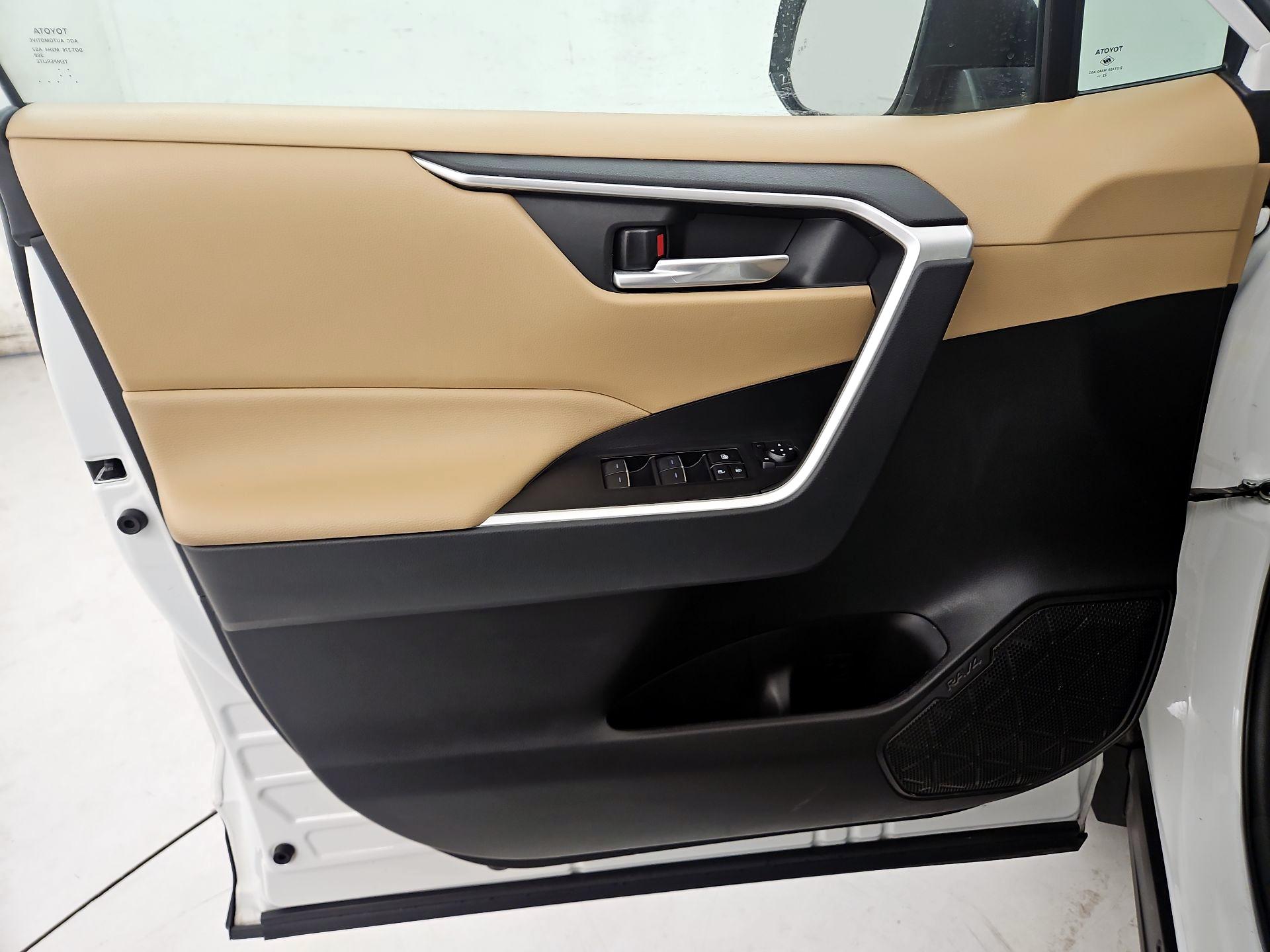 Thumbnail: 2023 Toyota RAV4 - 12