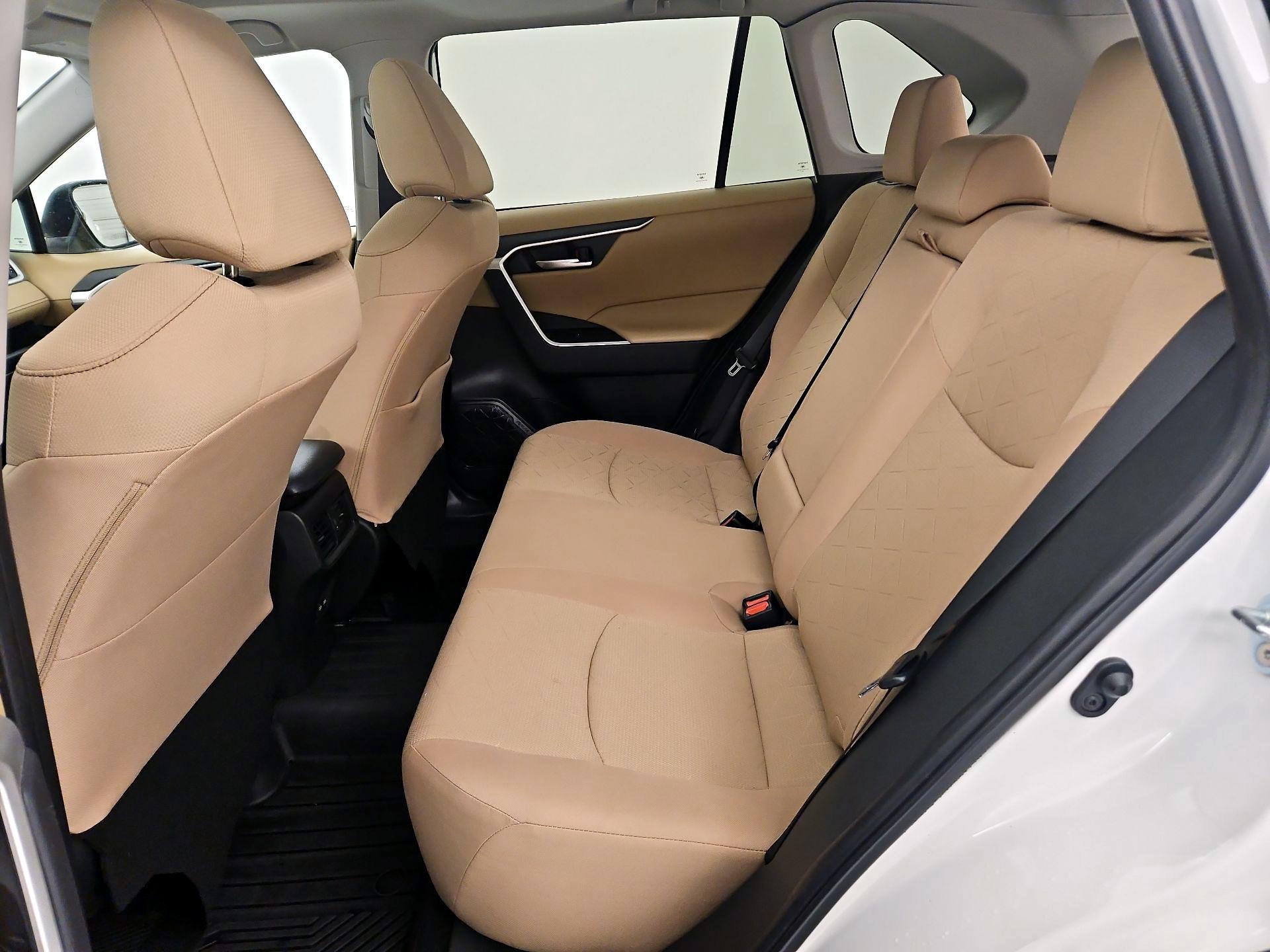 Thumbnail: 2023 Toyota RAV4 - 20