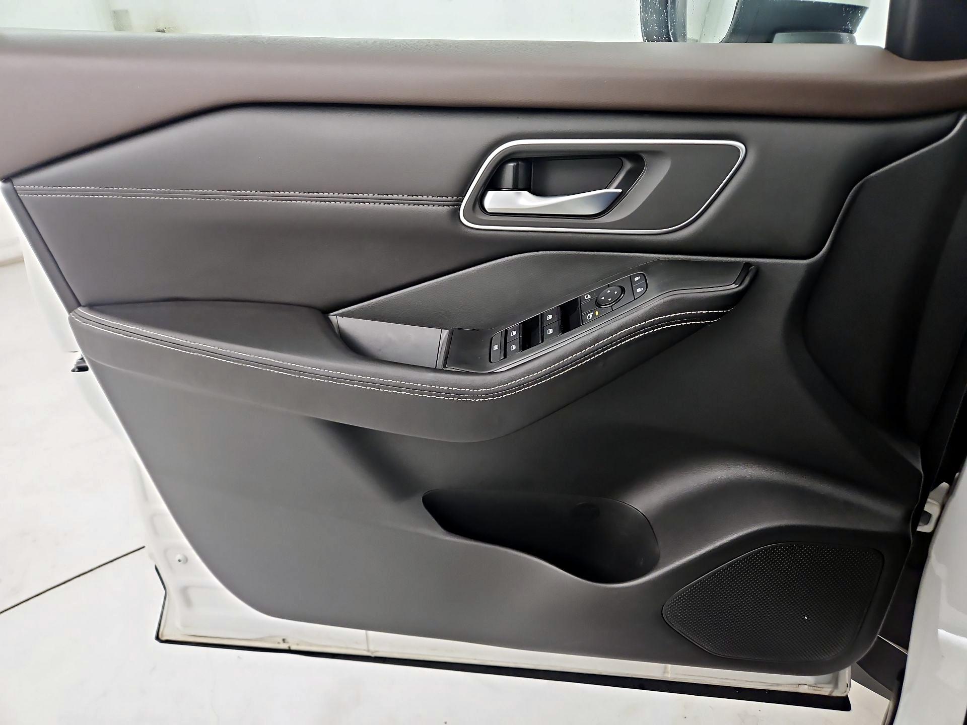 Thumbnail: 2021 Nissan Rogue - 12