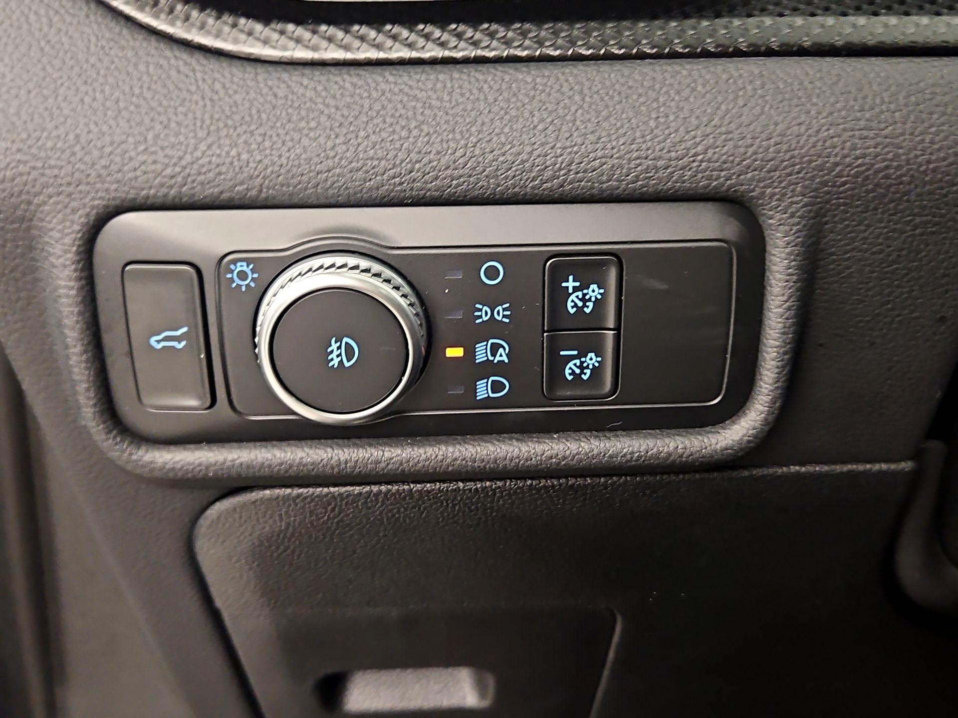 Thumbnail: 2020 Ford Explorer - 13