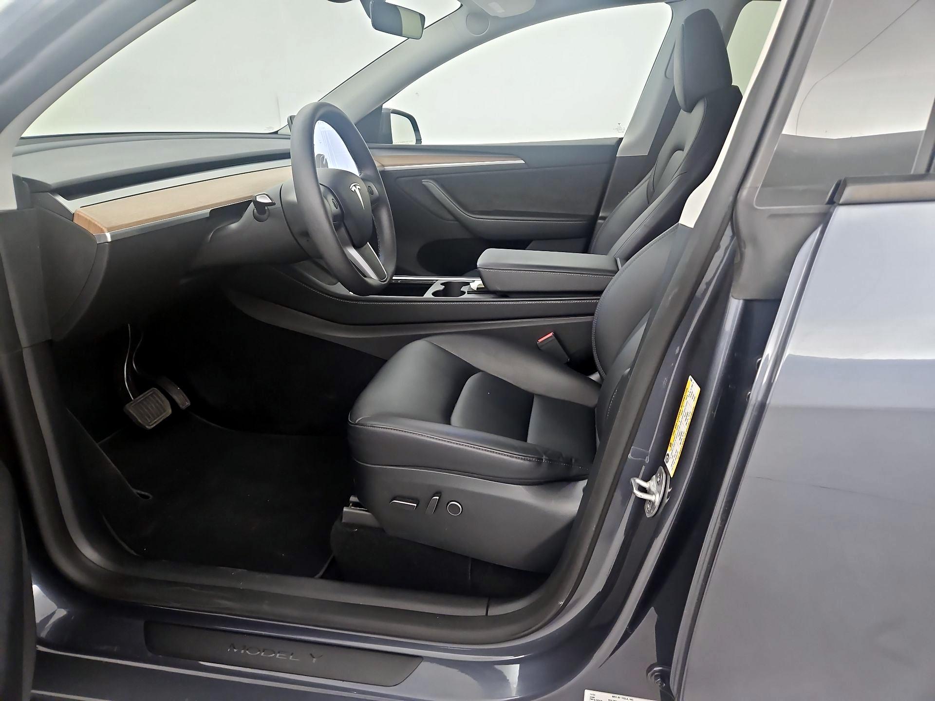 Thumbnail: 2023 Tesla Model Y - 11
