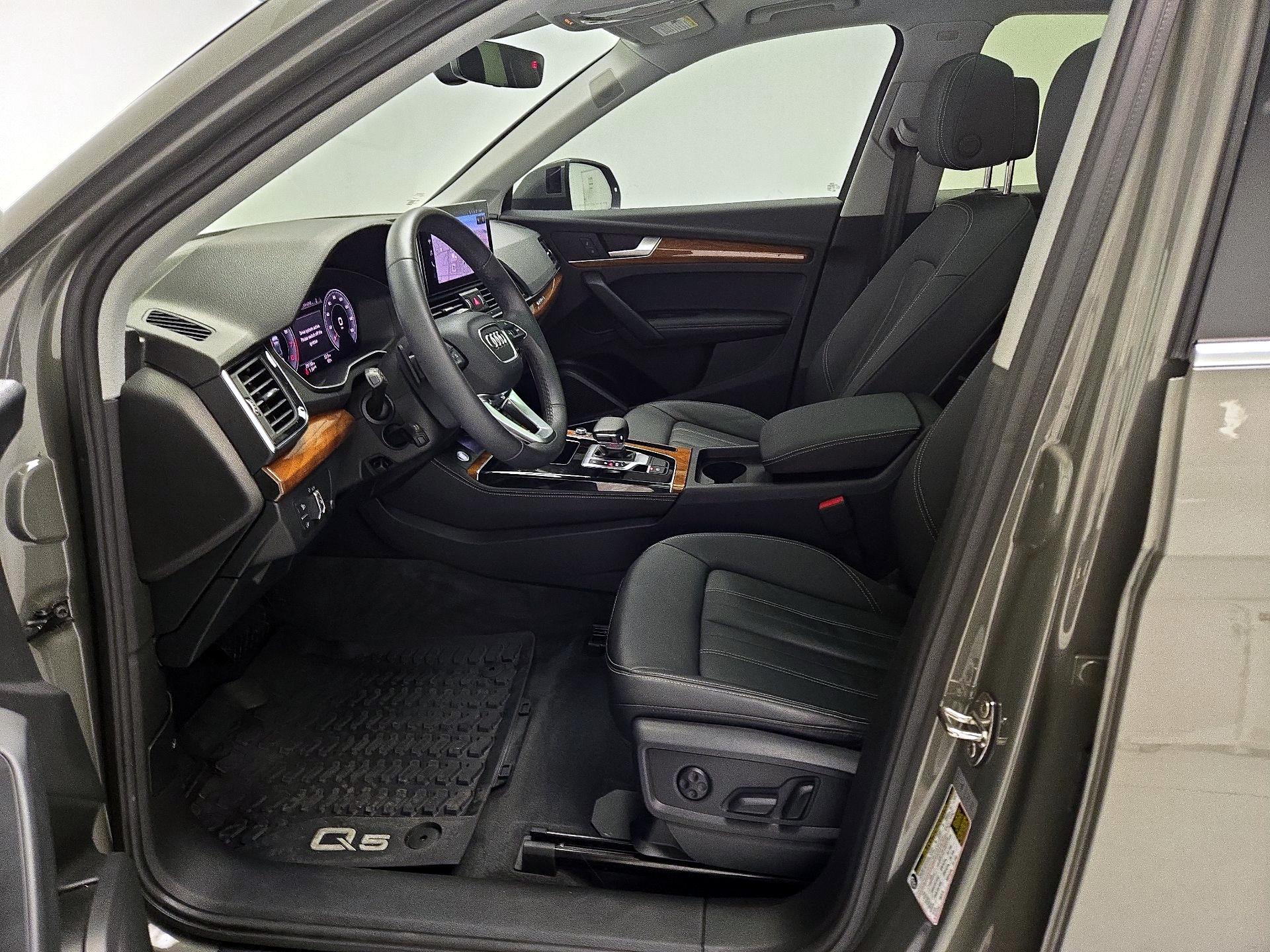 Thumbnail: 2023 Audi Q5 - 11