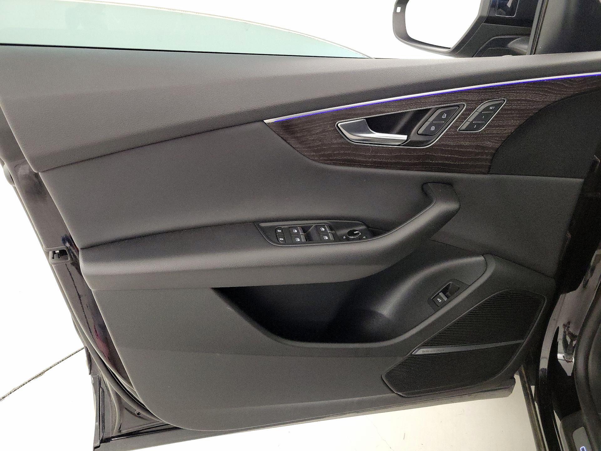 Thumbnail: 2021 Audi Q8 - 12