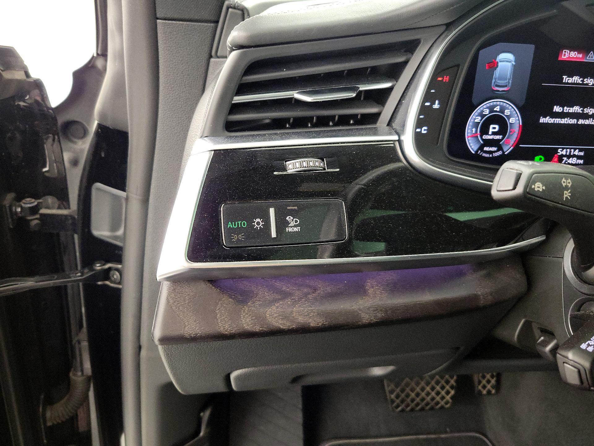 Thumbnail: 2021 Audi Q8 - 13