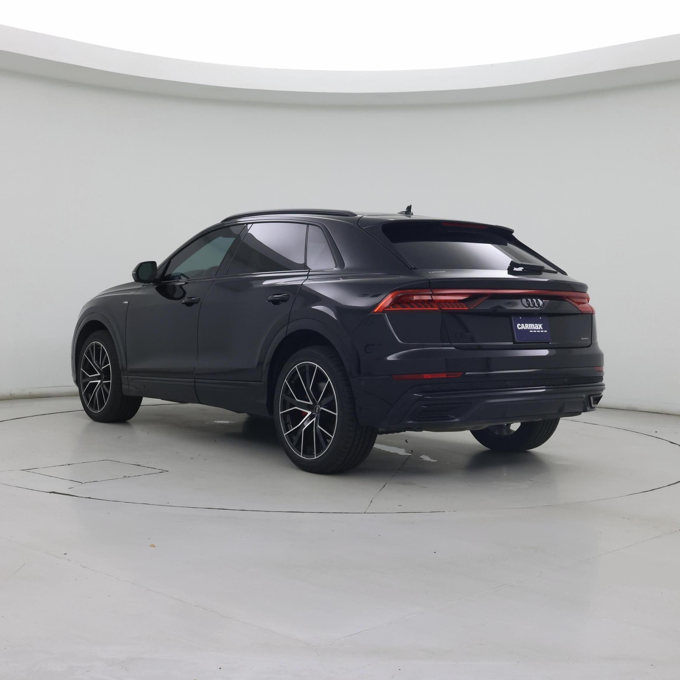 Thumbnail: 2021 Audi Q8 - 2