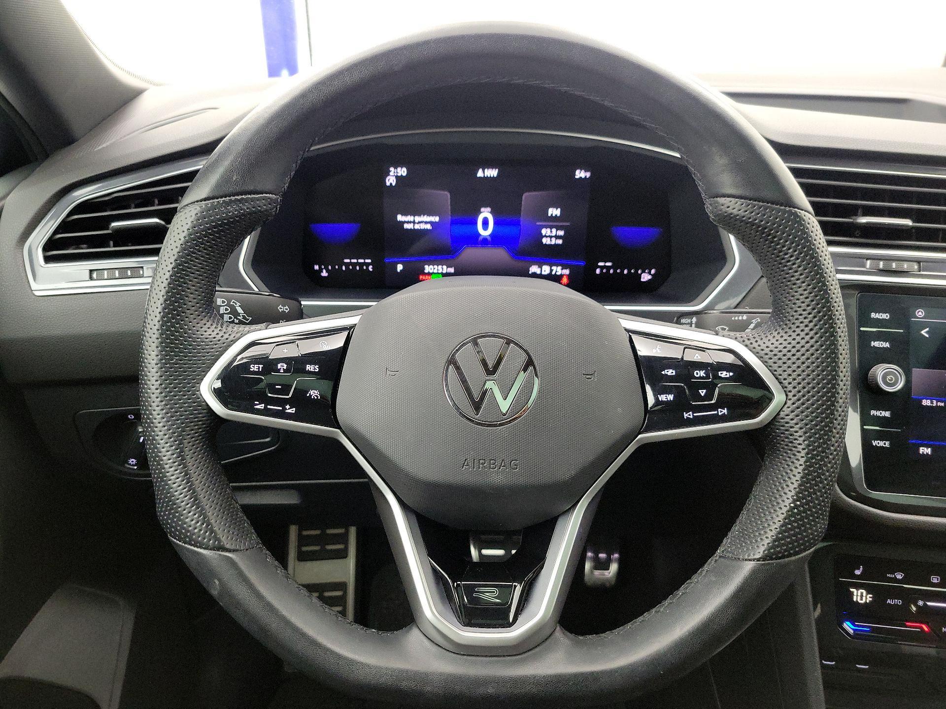 Thumbnail: 2023 Volkswagen Tiguan - 10