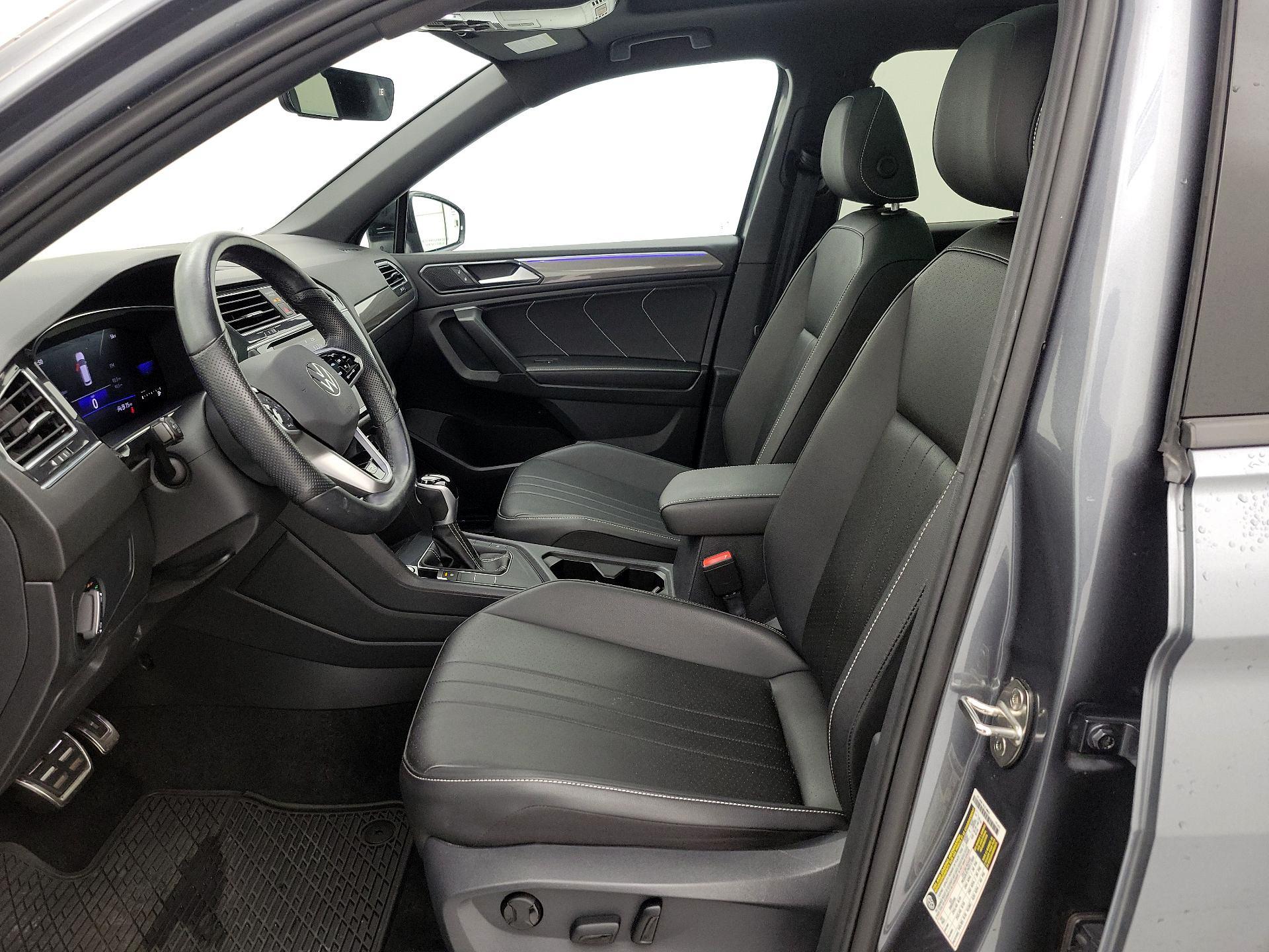 Thumbnail: 2023 Volkswagen Tiguan - 11