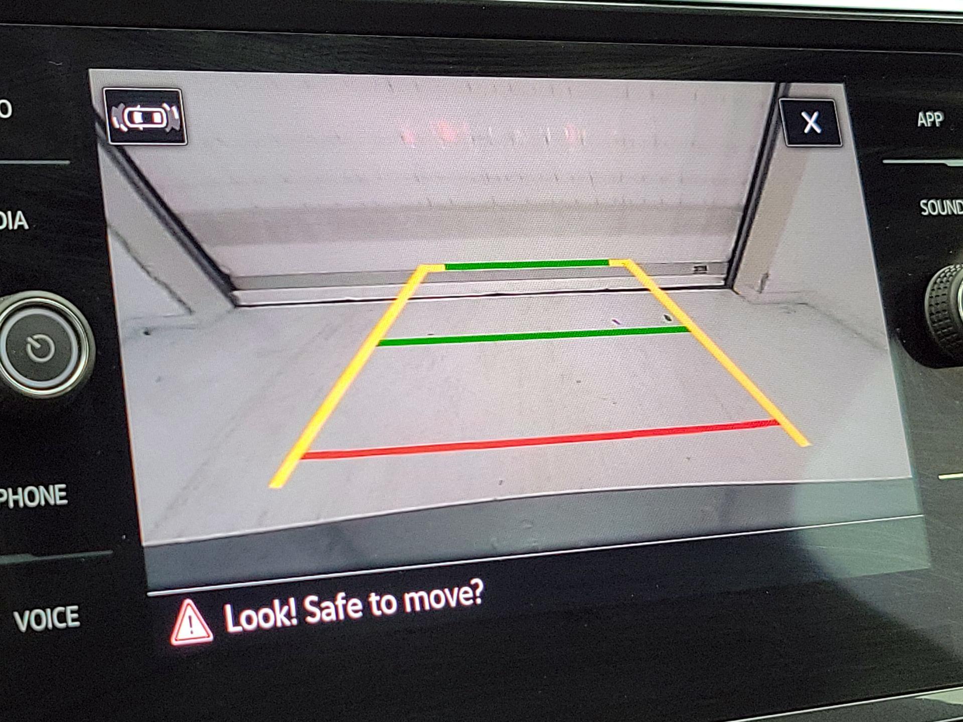 Thumbnail: 2023 Volkswagen Tiguan - 14