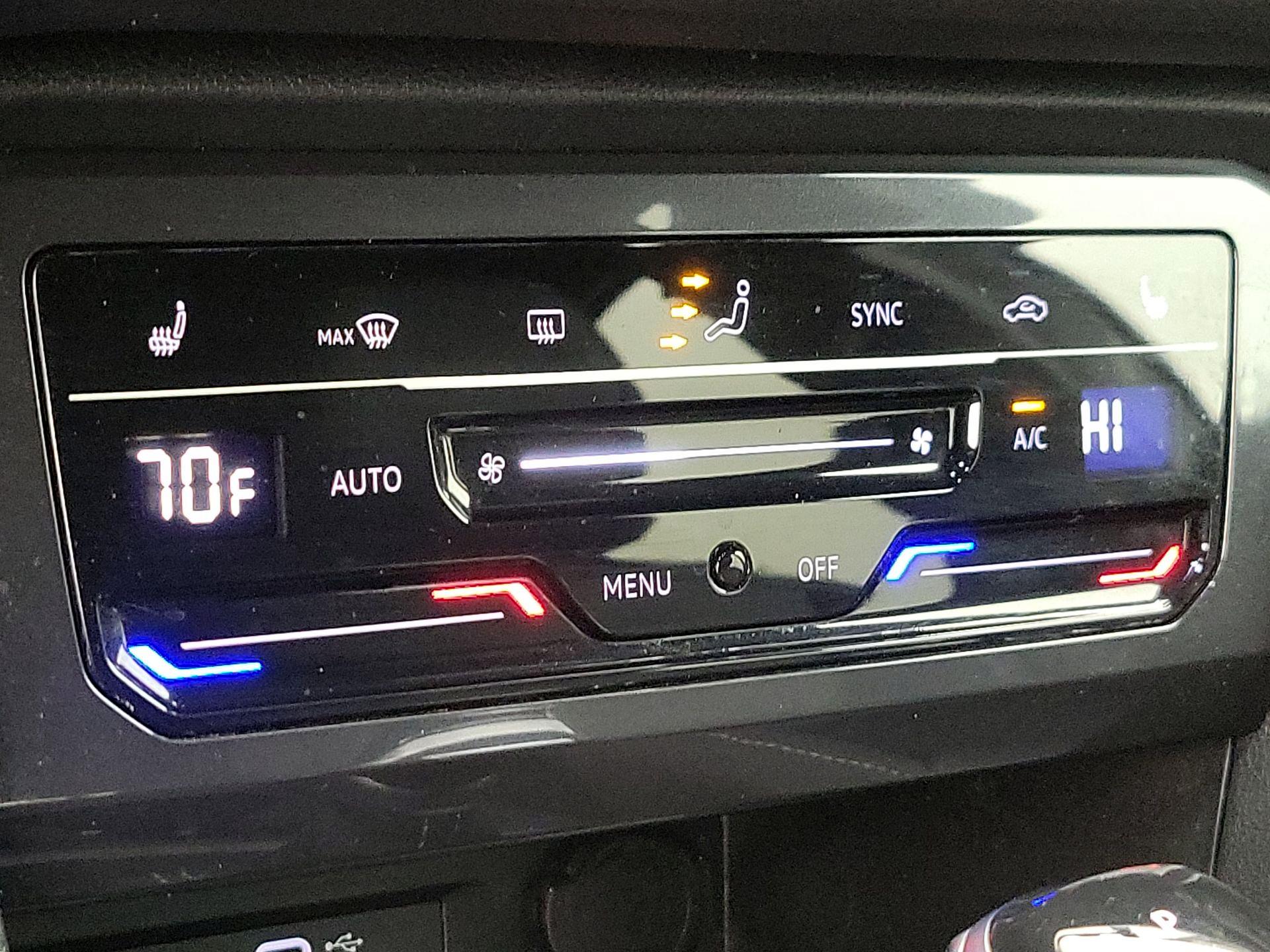 Thumbnail: 2023 Volkswagen Tiguan - 16