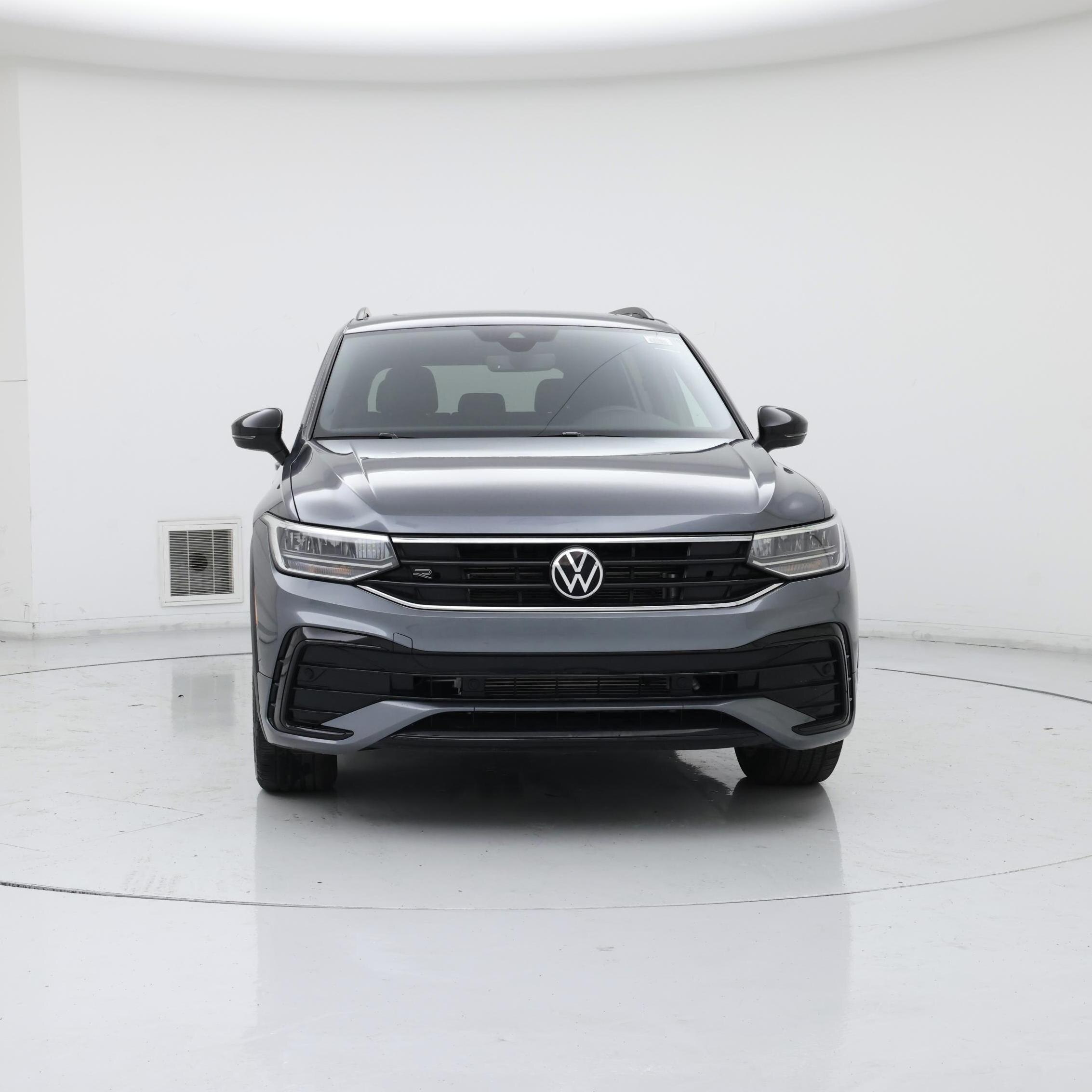 Thumbnail: 2023 Volkswagen Tiguan - 5