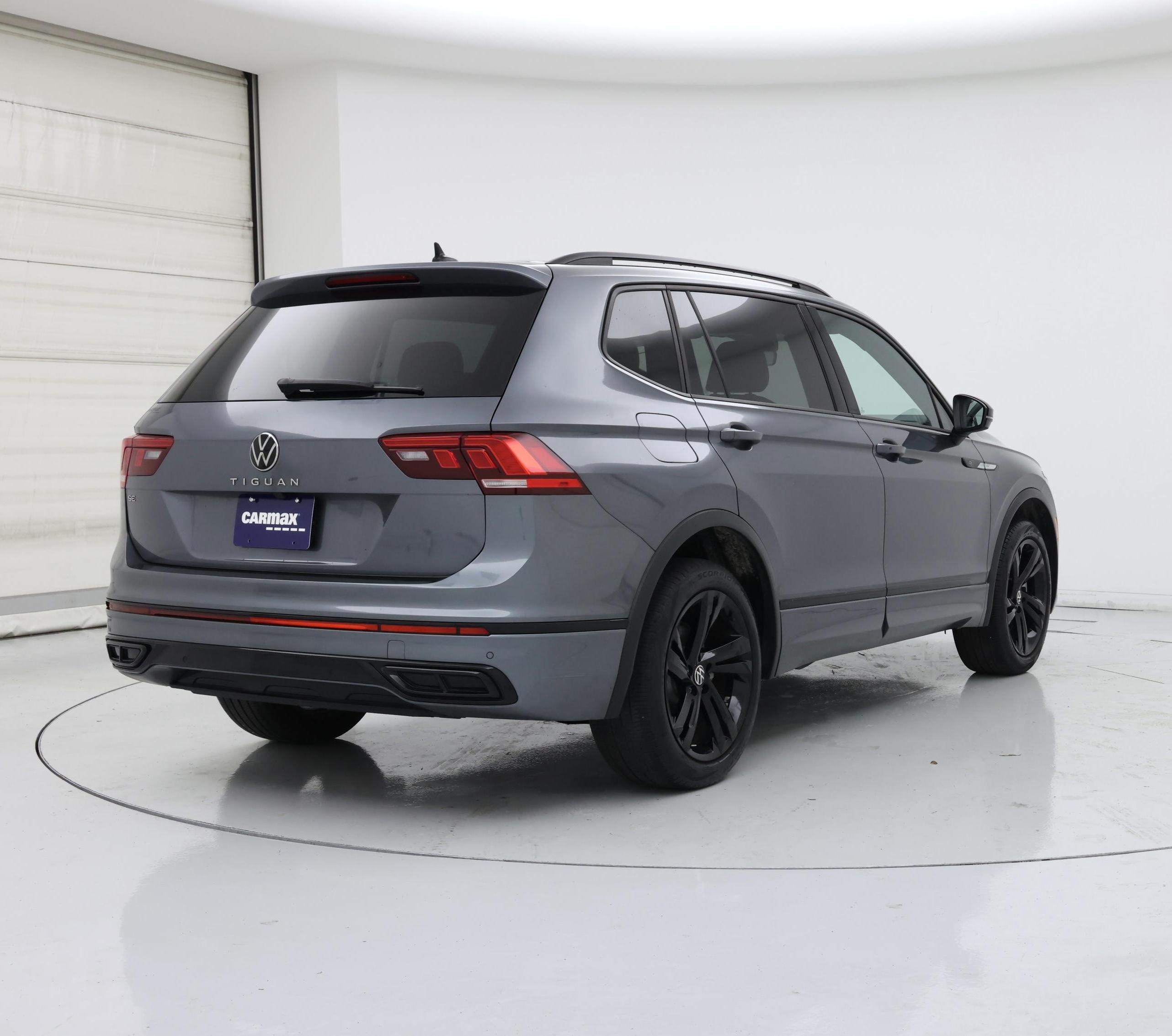 Thumbnail: 2023 Volkswagen Tiguan - 8