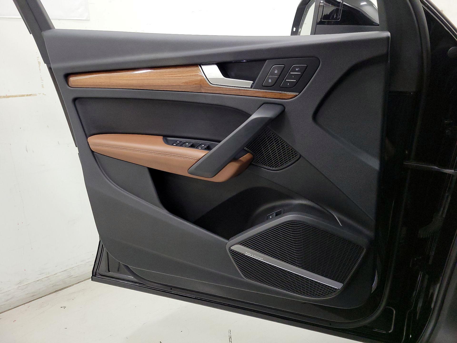 Thumbnail: 2022 Audi Q5 - 12