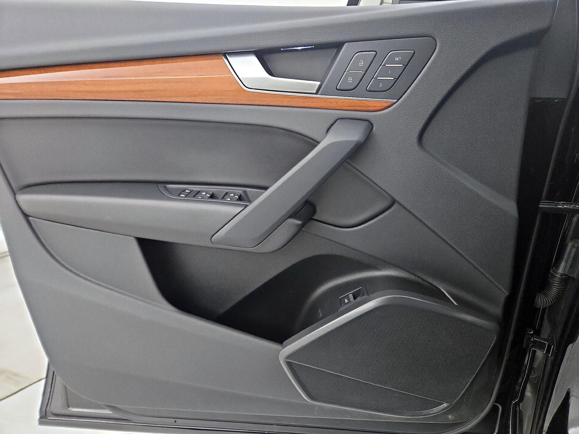 Thumbnail: 2023 Audi Q5 - 12