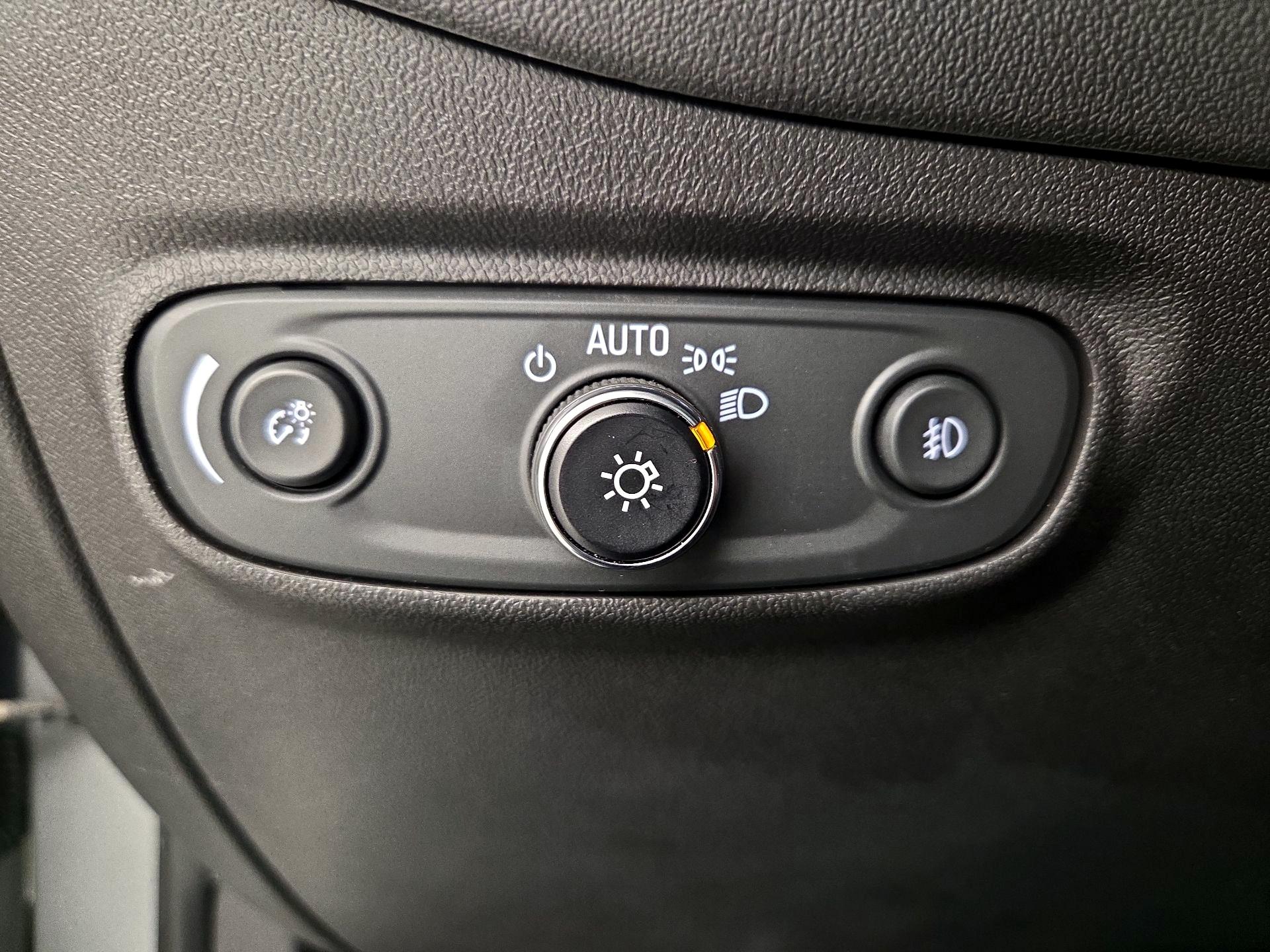 Thumbnail: 2020 Chevrolet Equinox - 13