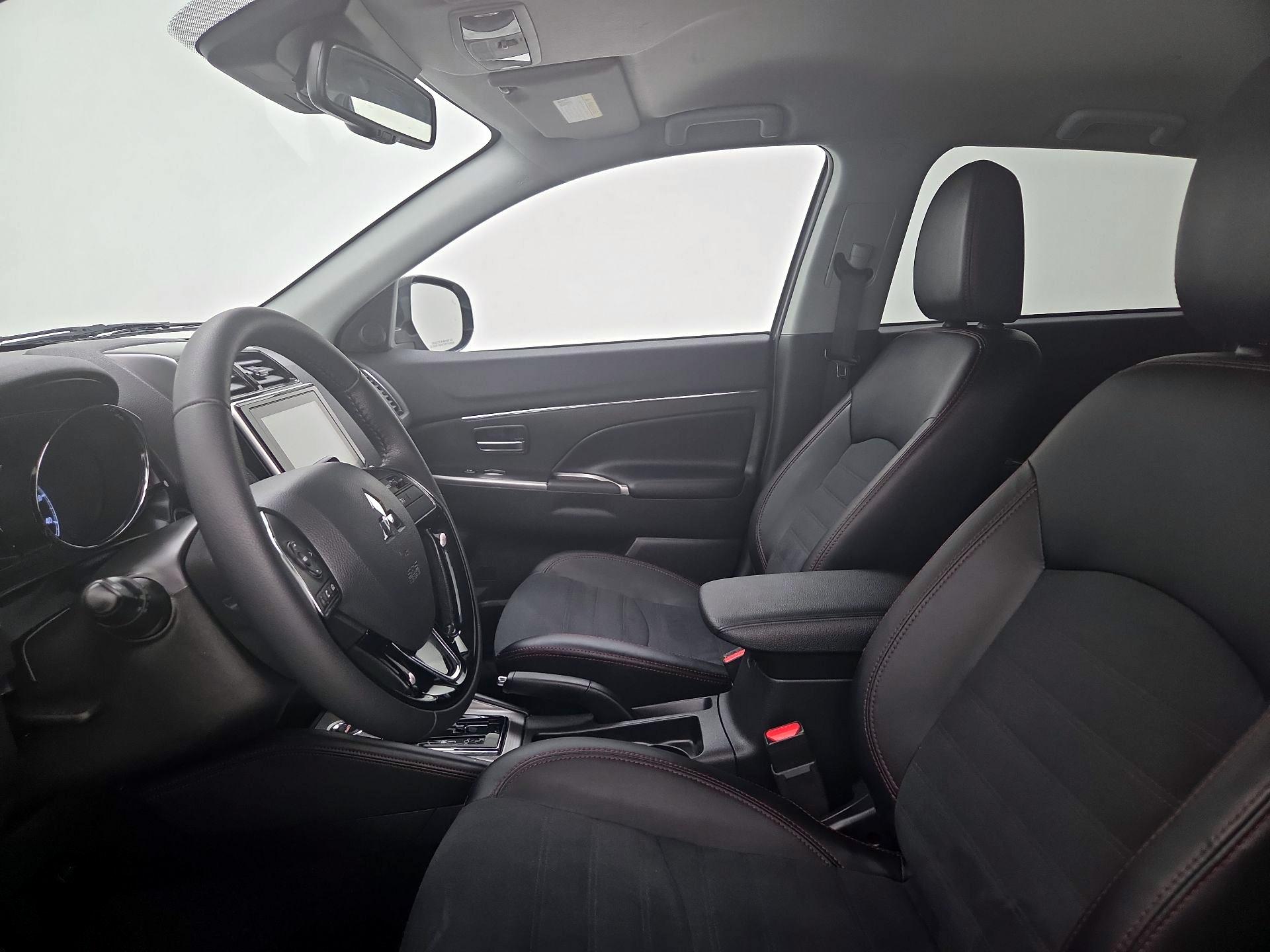 Thumbnail: 2024 Mitsubishi Outlander Sport - 11