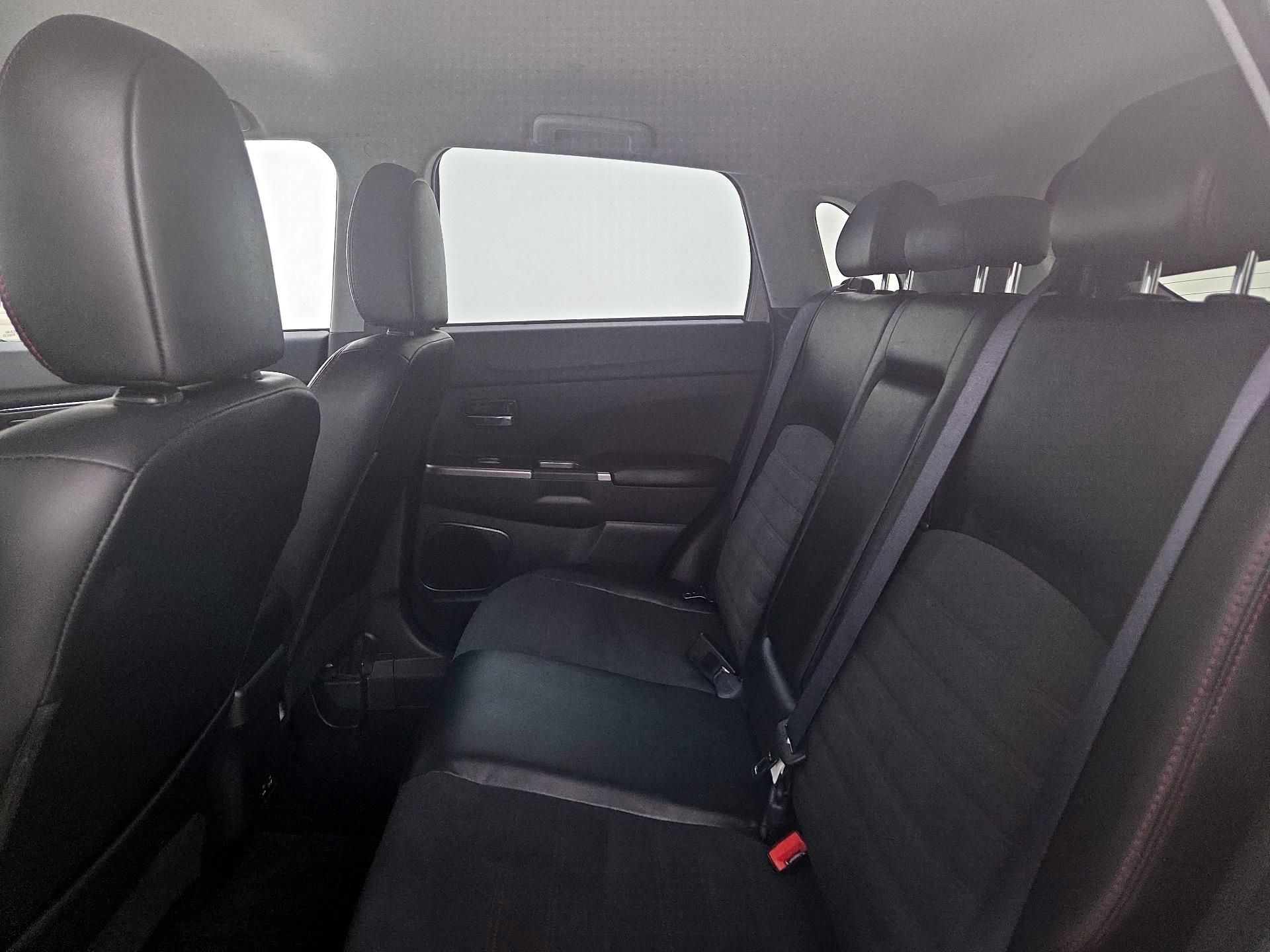 Thumbnail: 2024 Mitsubishi Outlander Sport - 19