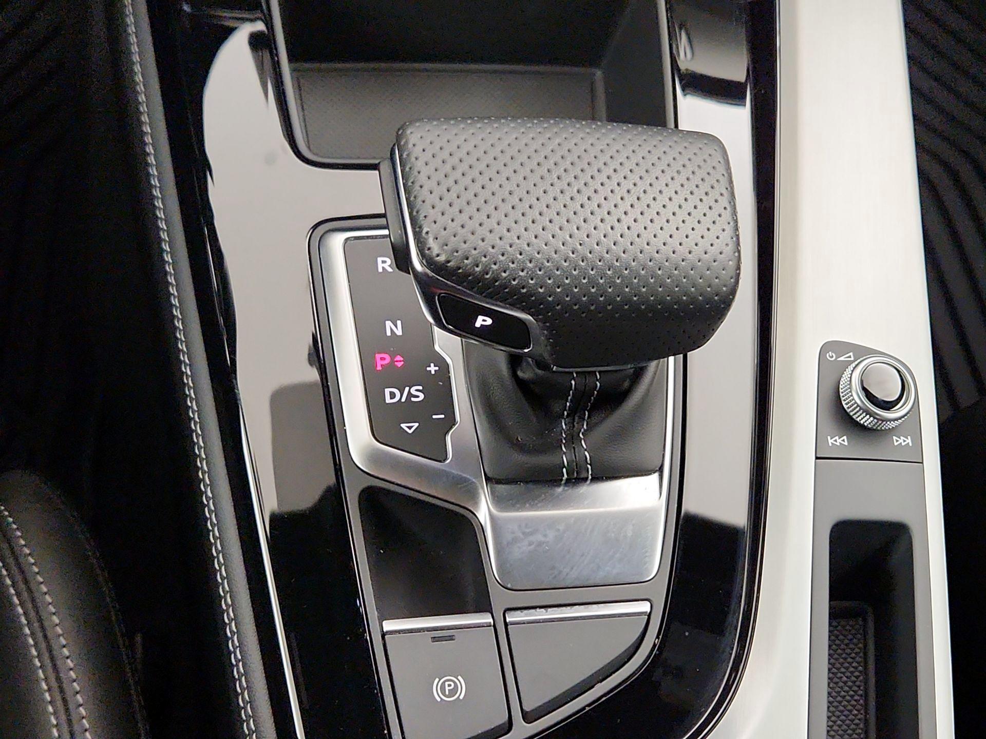 Thumbnail: 2023 Audi A4 - 16